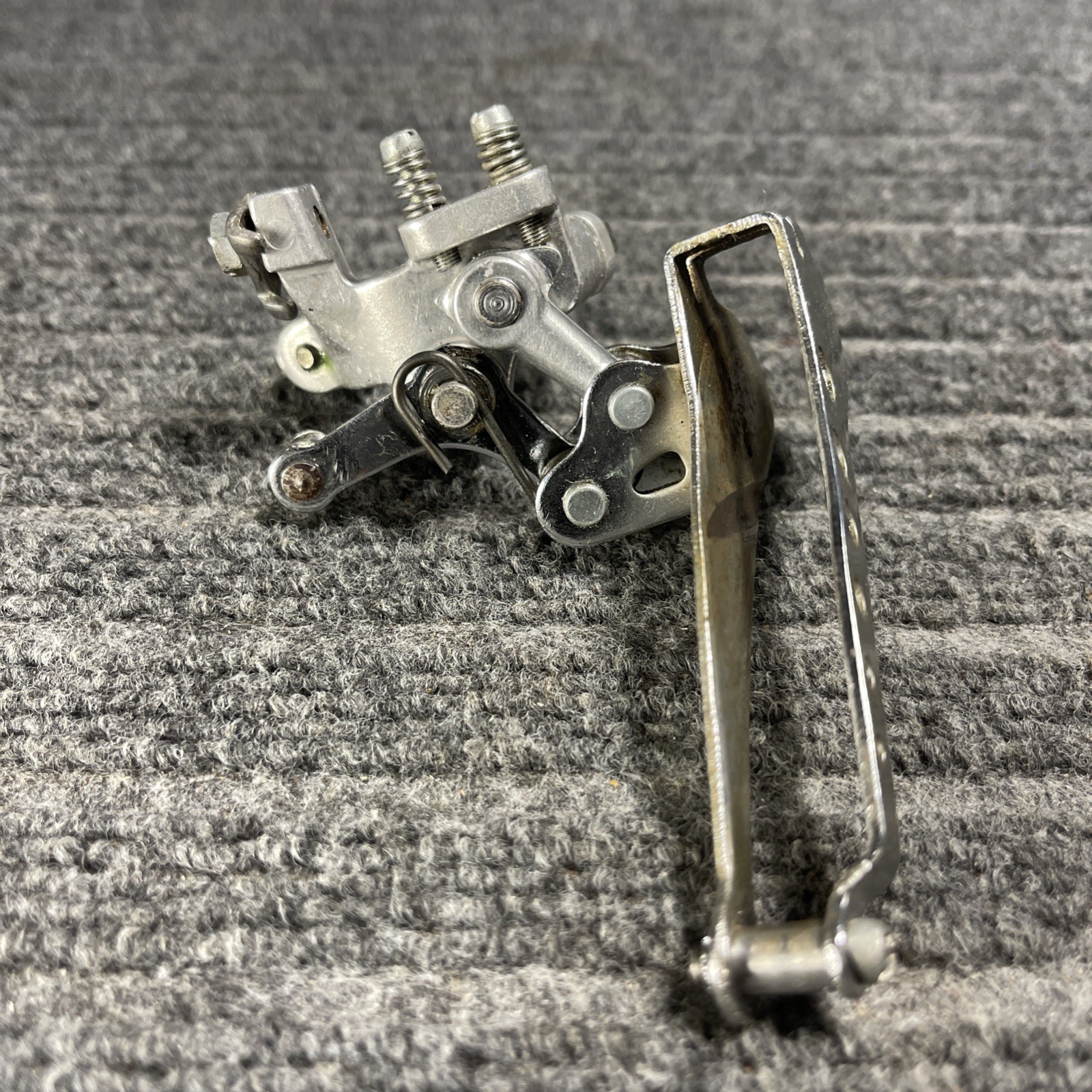 Vintage Suntour Compe-V Front Derailleur 4532 Bottom Pull 28.6mm Road Bike