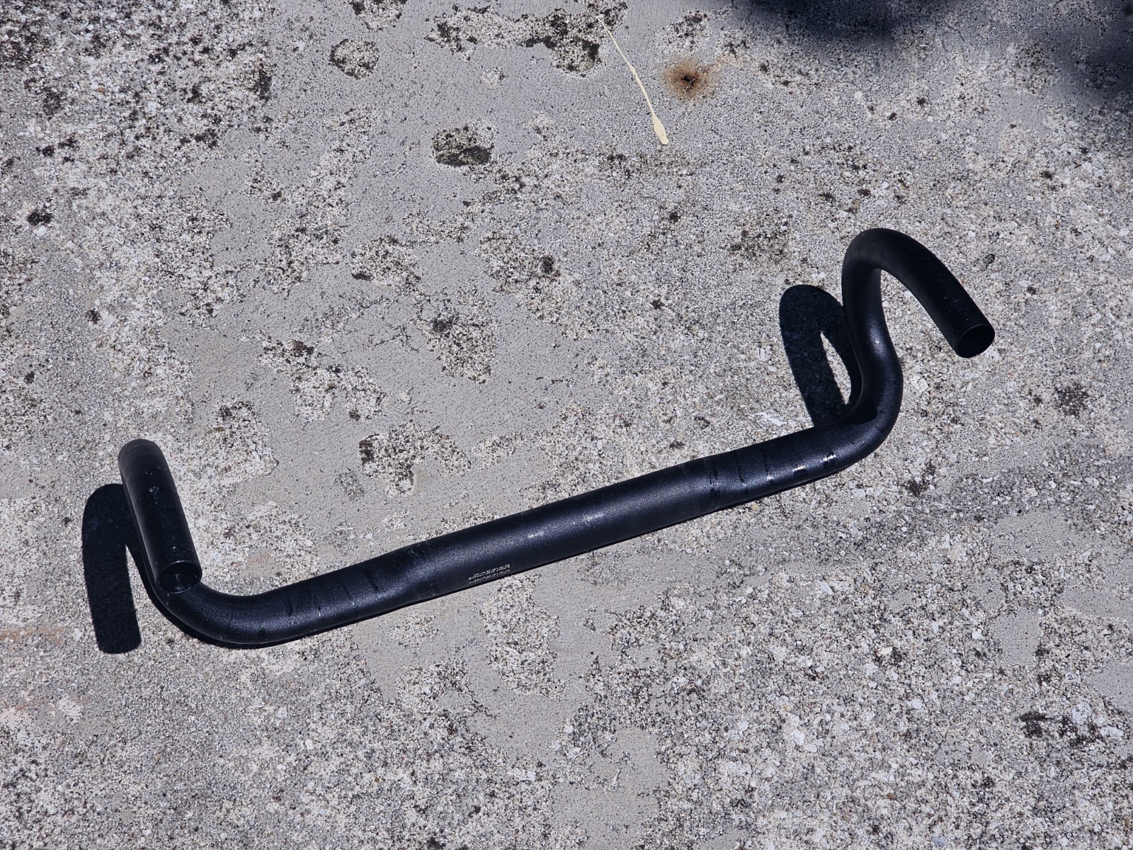 Specialized Shallow Bend AL-2014 Road Handlebar; 123mm drop,75mm reach,44cm wide