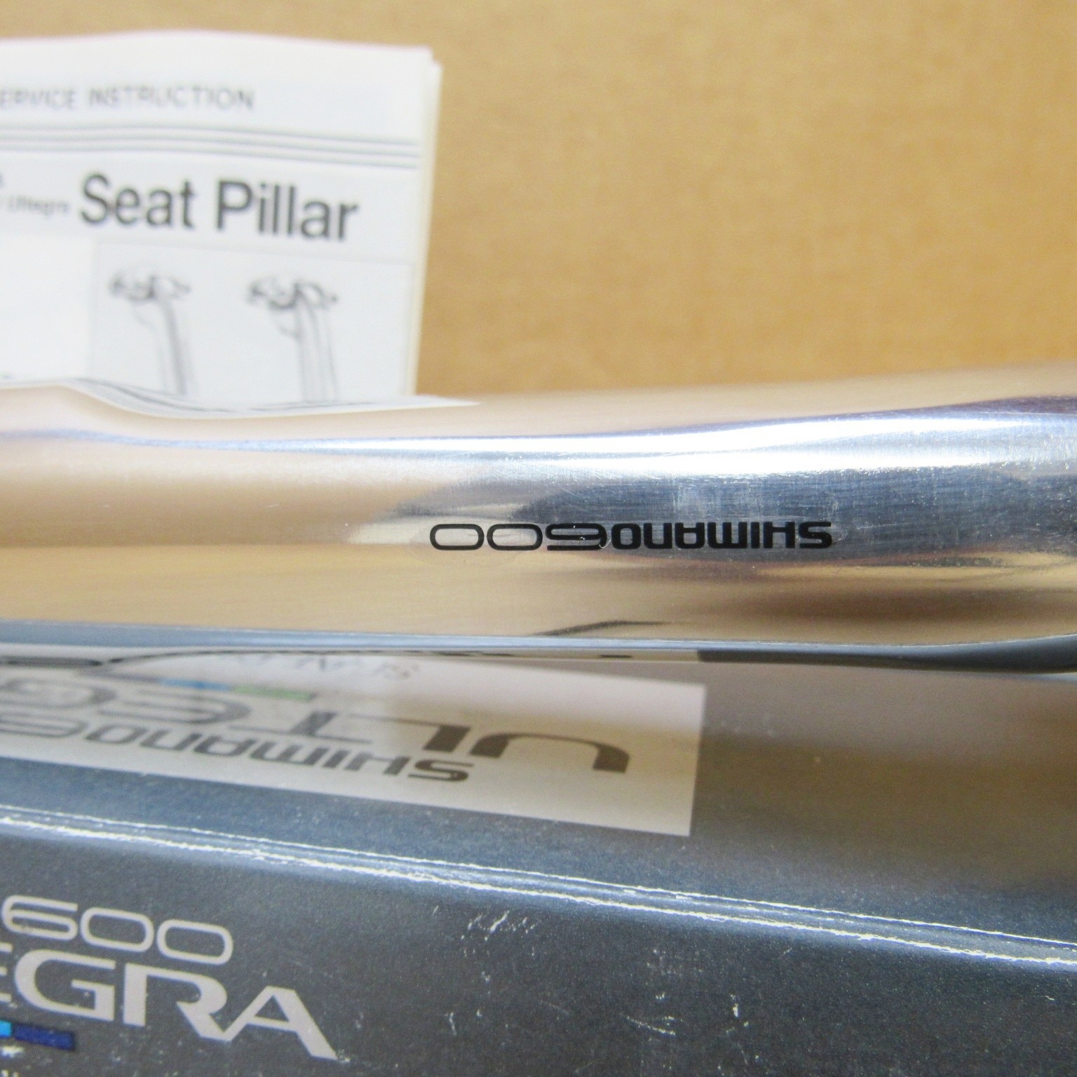 New-Old-Stock Shimano «600 Ultegra» Aero Seatpost (Size 26.0 mm x 200 mm)