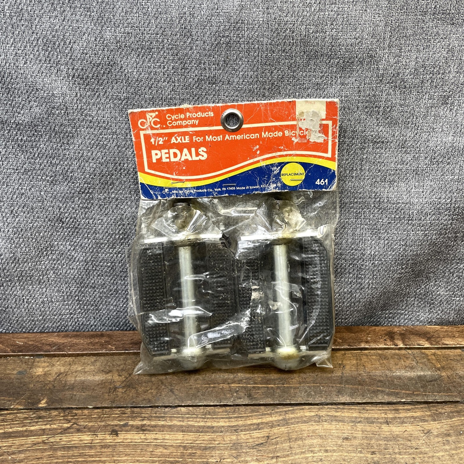 Vintage Bicycle Pedals NOS 1/2″ Axle Block Pair Reflectors Cruiser Muscle 461