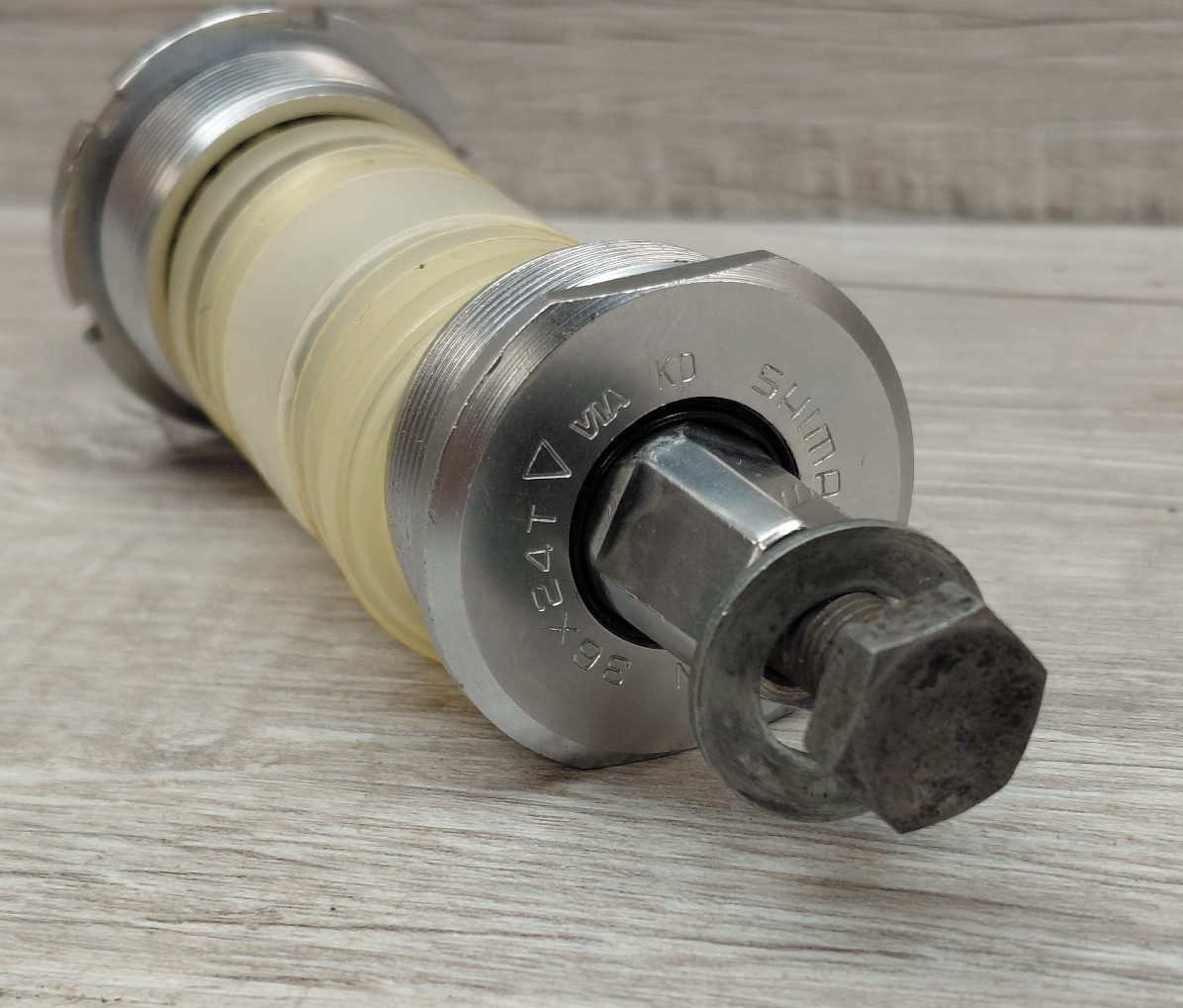 Vintage Shimano 600EX, Dura Ace Italian Bottom Bracket 36x24T 70=W=119 JIS Road