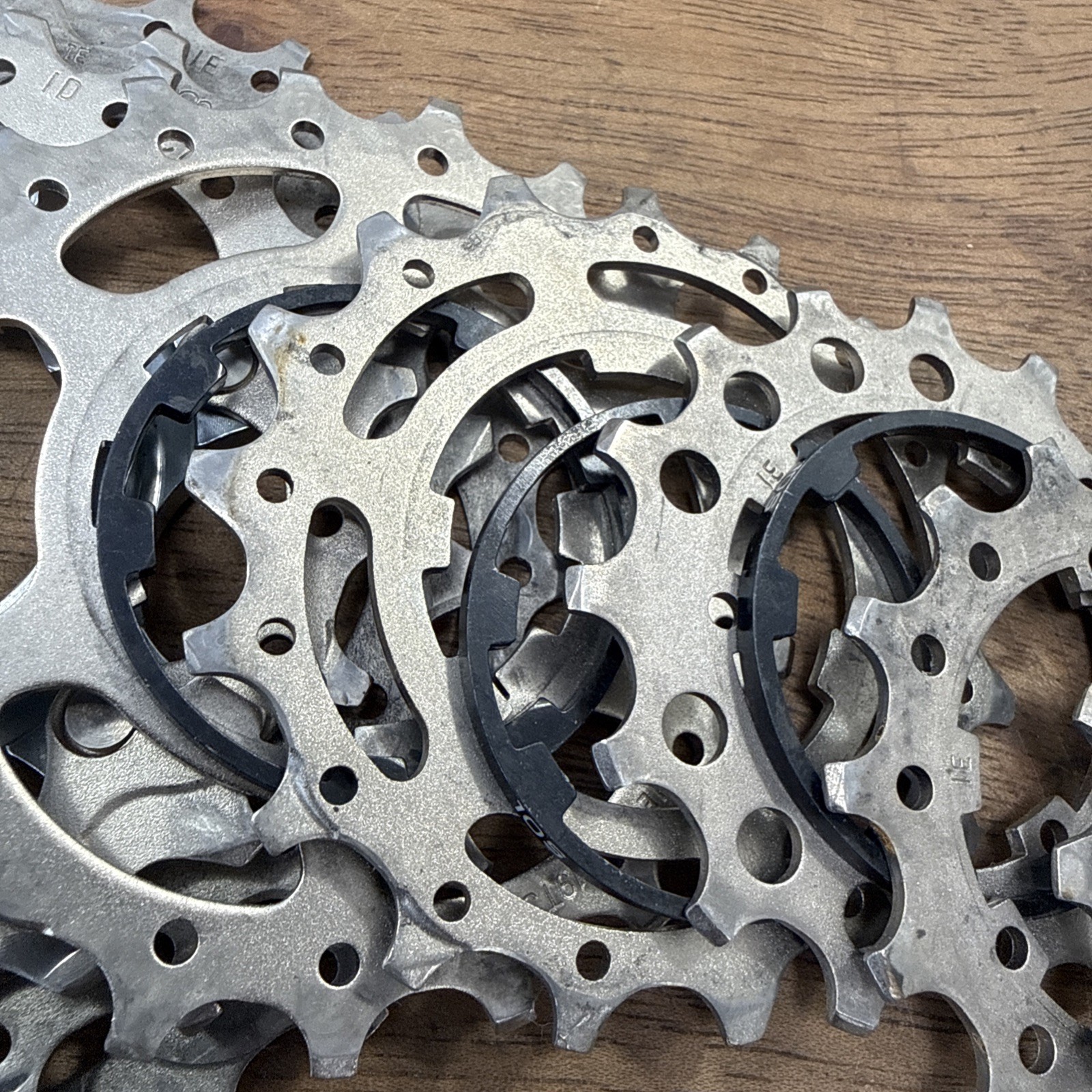Shimano Ultegra CS-6700 10 Speed 11-28t Cassette w/ Chain