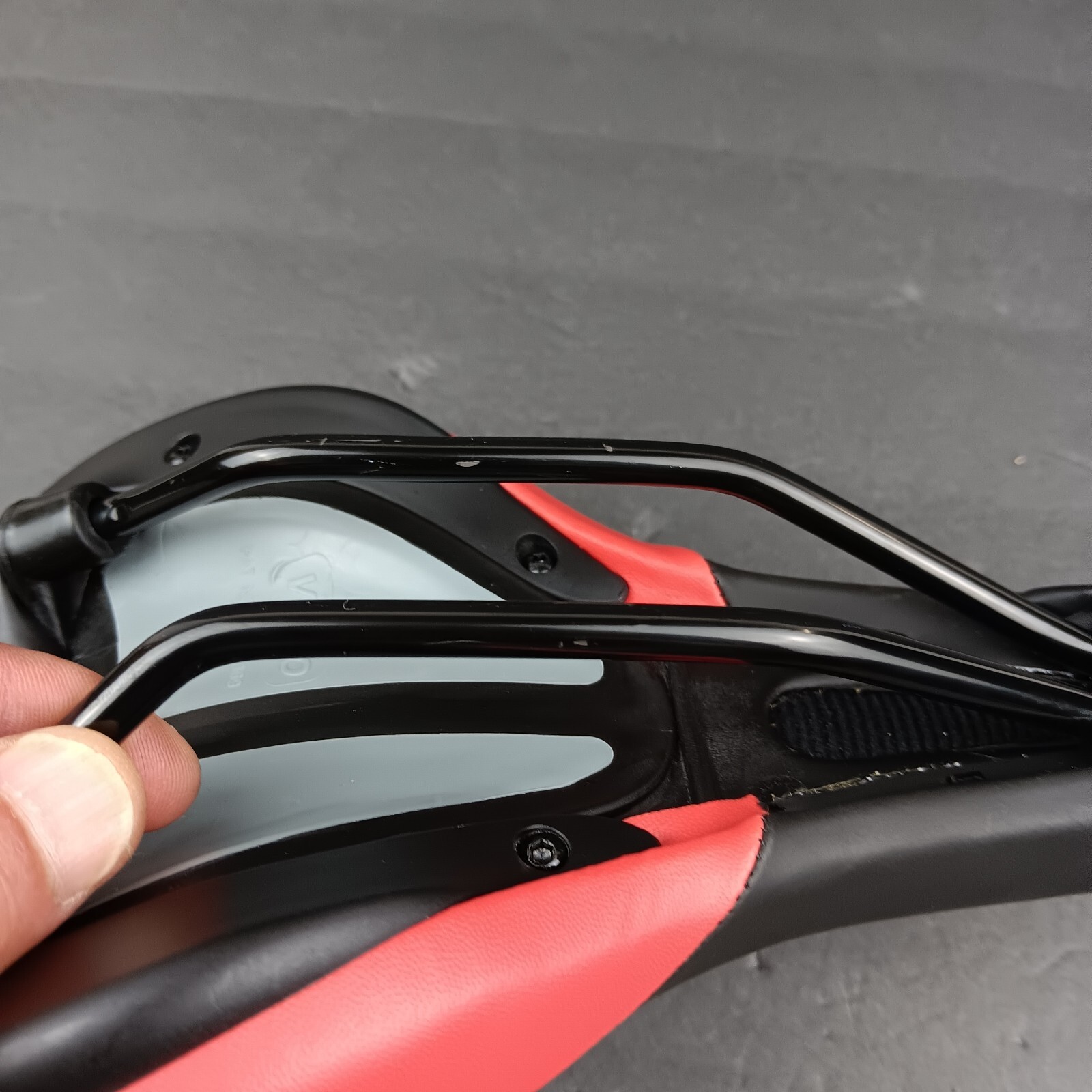 Schwinn Bicycle Seat Black & Red Saddle 10 1/4″ × 6 1/4″ Inches