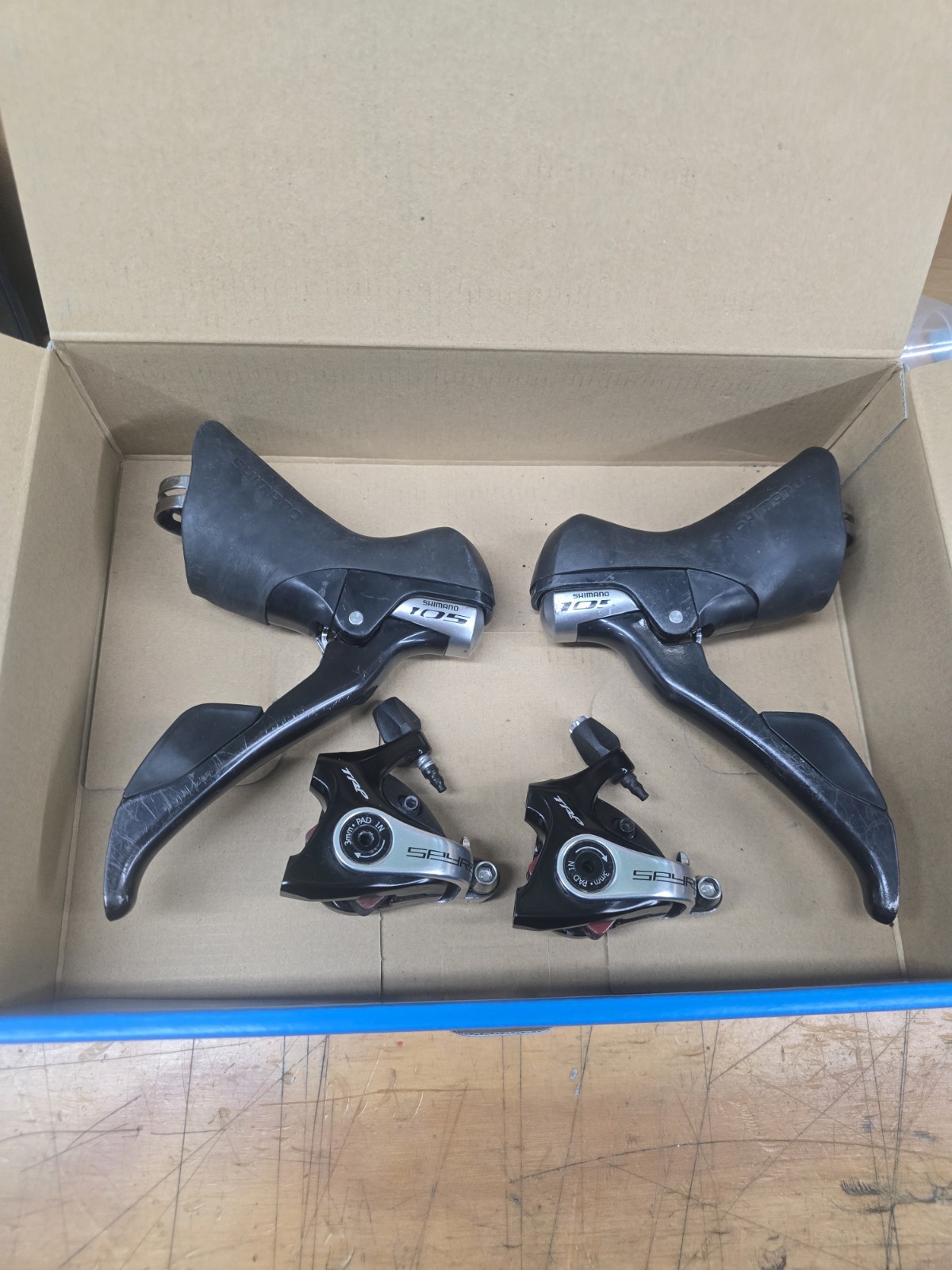 Shimano 105 ST-R7000 2×11-Speed STI Shifters Left/Right Set w/TRP Spyre calipers
