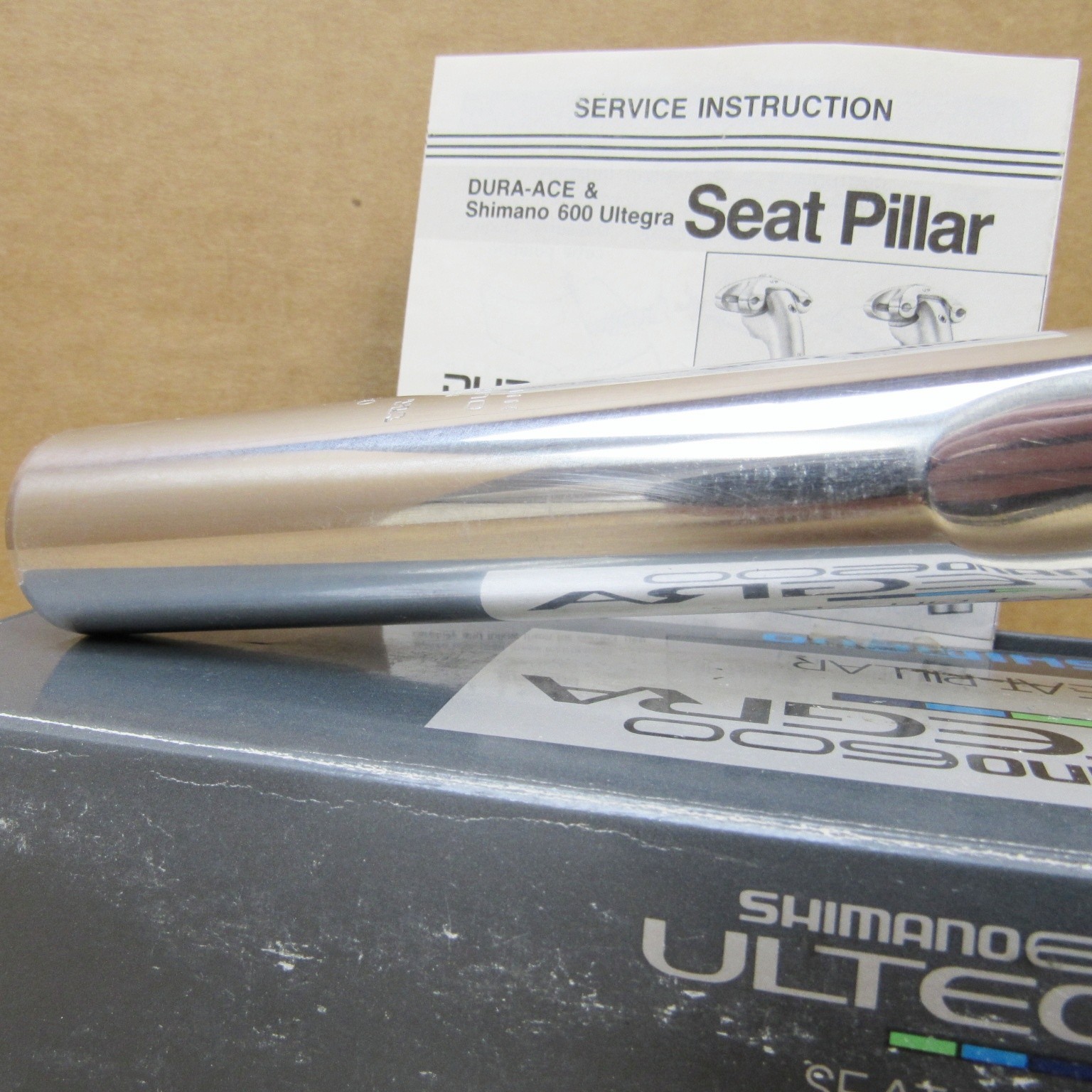 New-Old-Stock Shimano «600 Ultegra» Aero Seatpost (Size 26.0 mm x 200 mm)