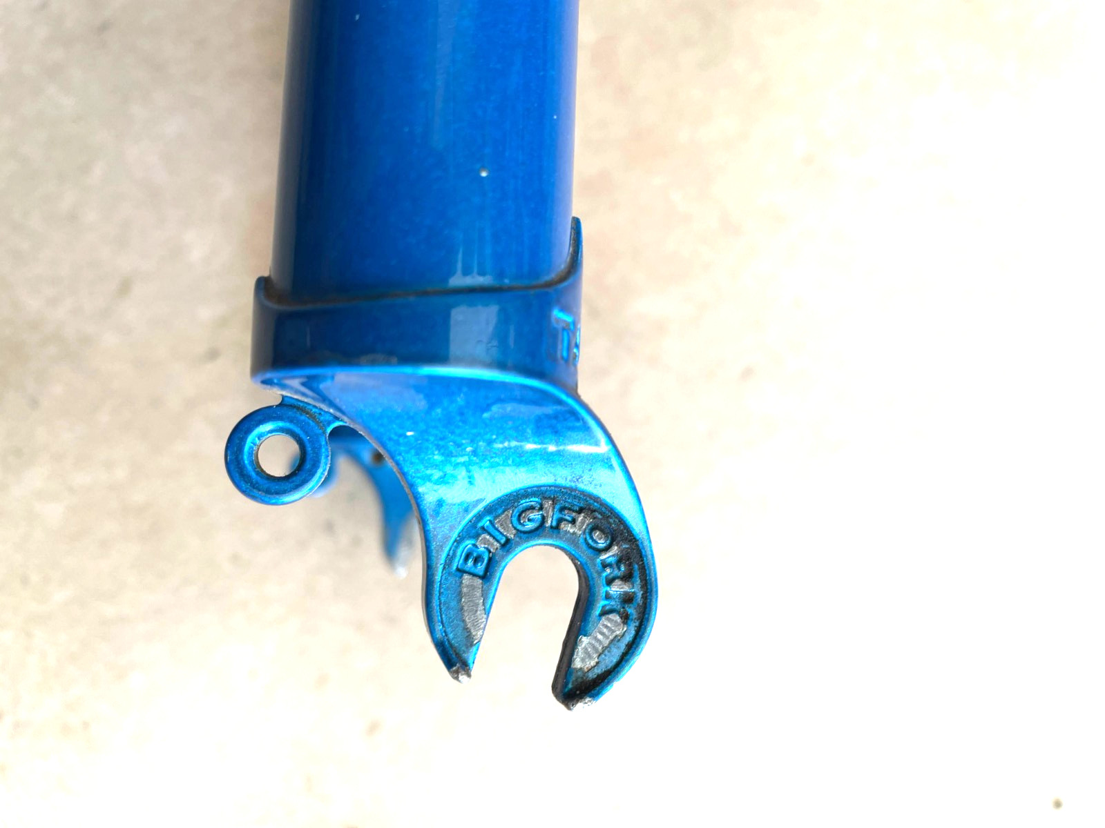 Tange Big Fork 26″ Rigid Fork 1 1/8″ Threaded Blue