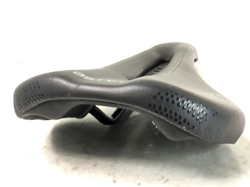ASTUTE Miss Line Saddle Road Bike Racing Performance Lightweight Genuine Used