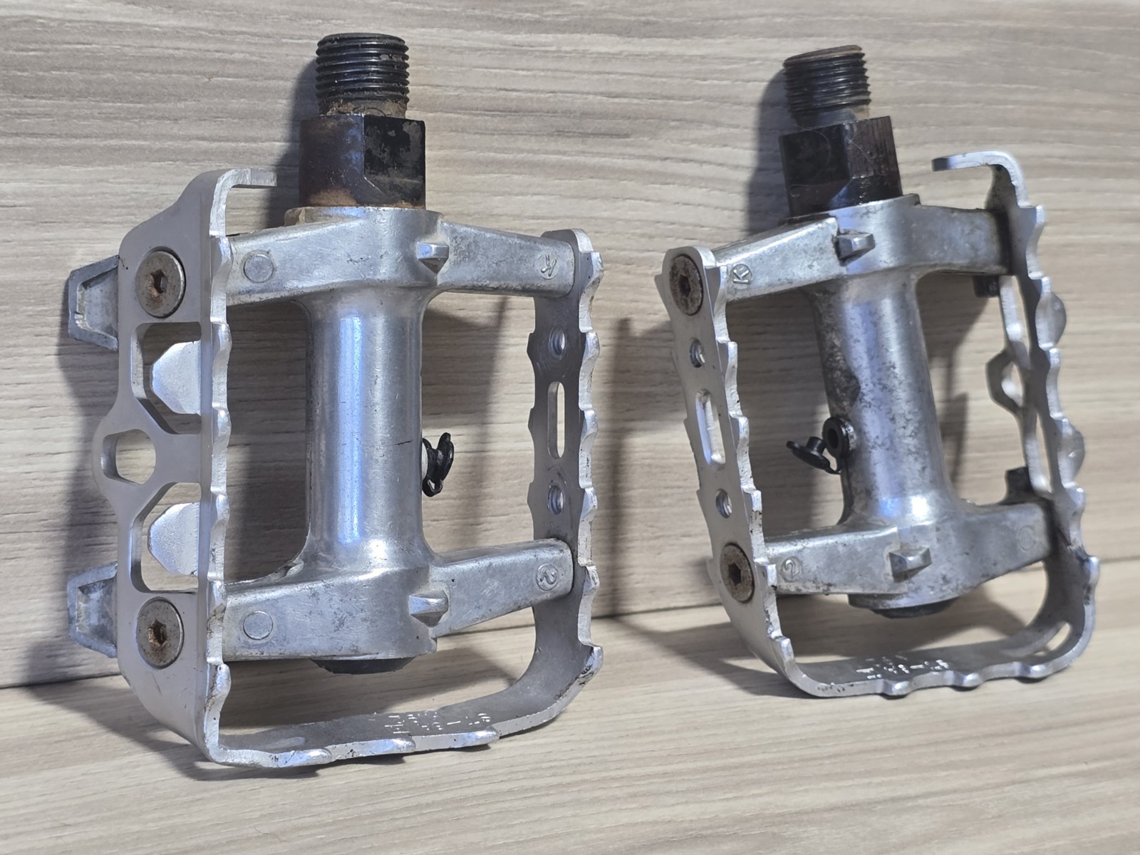 Vintage Tioga SureFoot V Platform Pedals9/16 in MTB 90s 330 Grams *Fast Ship*