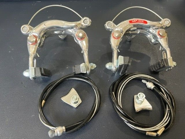 ! NOS LEE CHI CENTER PULL BRAKE SET WITH CABLES + YOKES BICYCLE ROAD BIKE