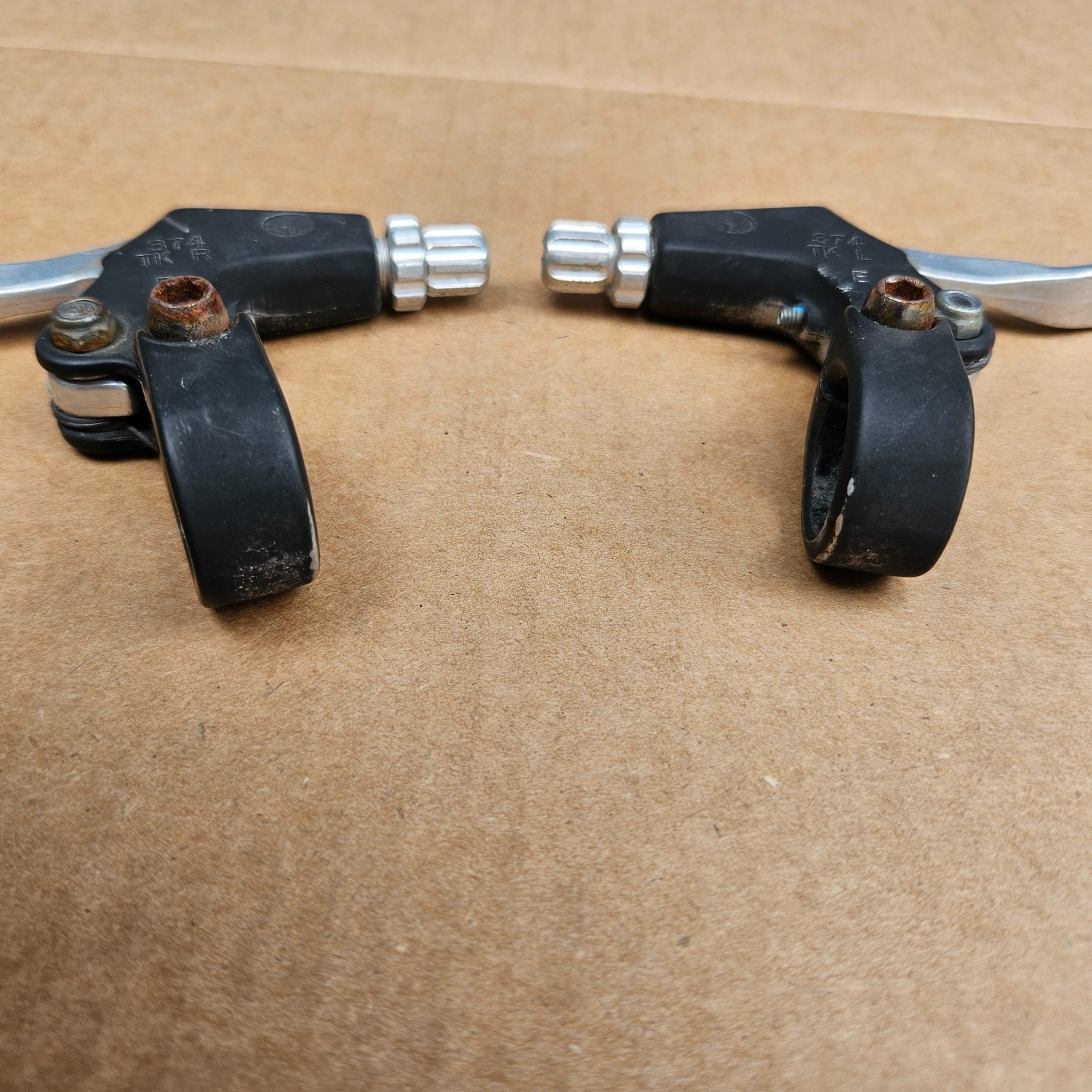 Tektro TK Mountain Bike Brake Levers Left Right Set for Disc or V Brake