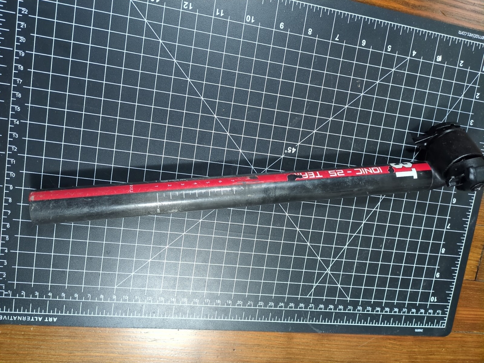 3T Ionic 25 VR Team 27.2 Carbon Vibration Reducing Seatpost 7×7 260mm