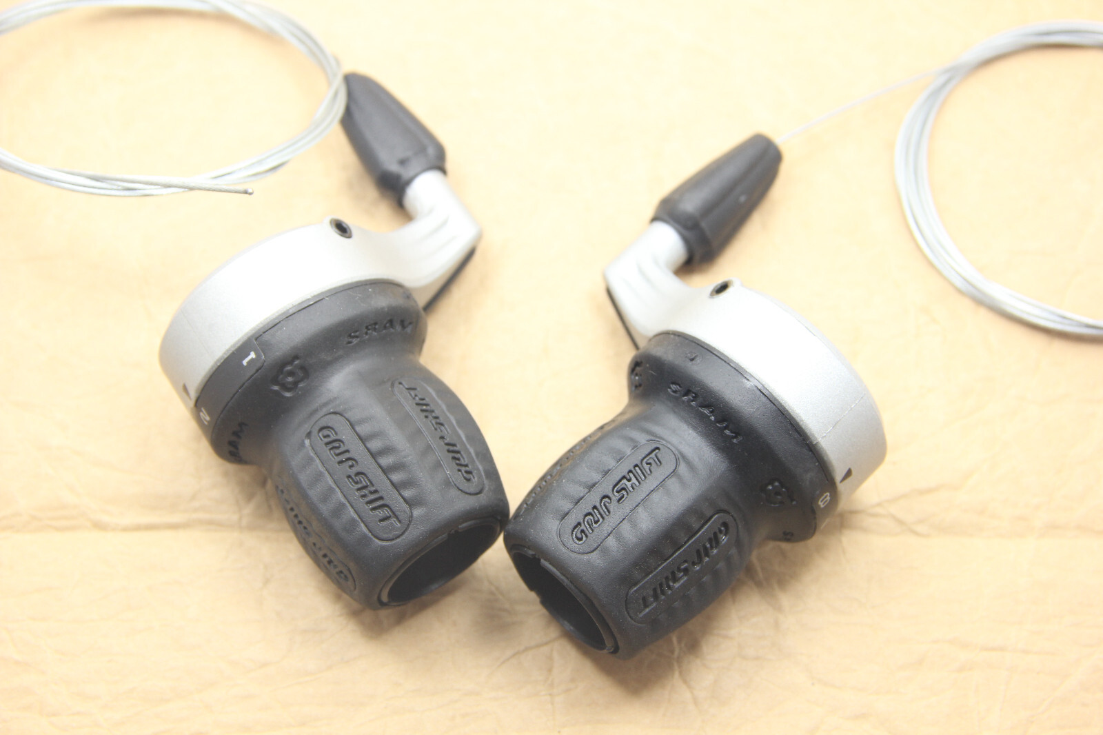 Sram CENTERA 3 X 8 Speed Shifter Twist Grip Gear Shifter Set