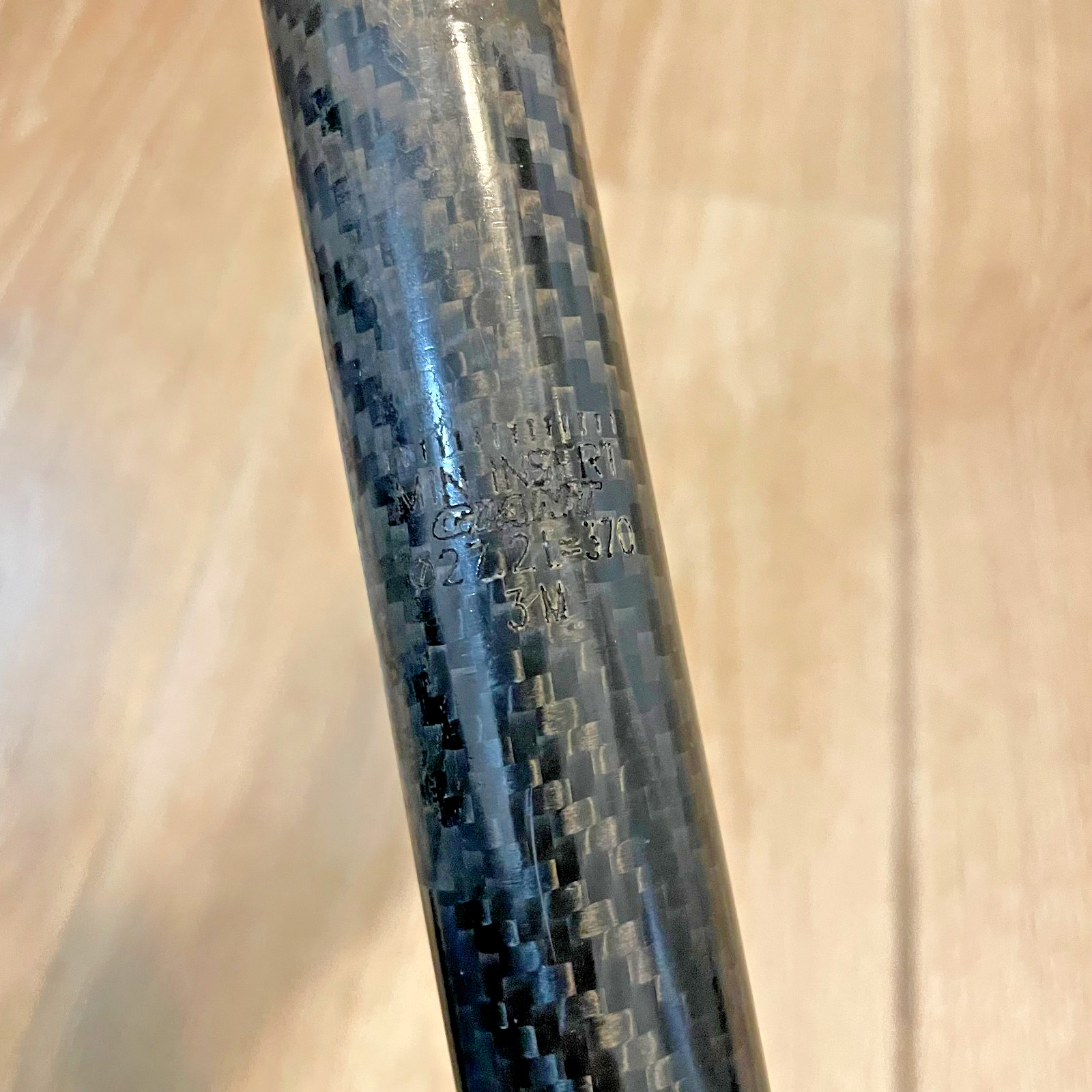 Giant Carbon Seatpost Universal 27.2 x 370mm 20mm Offset 2-Bolt