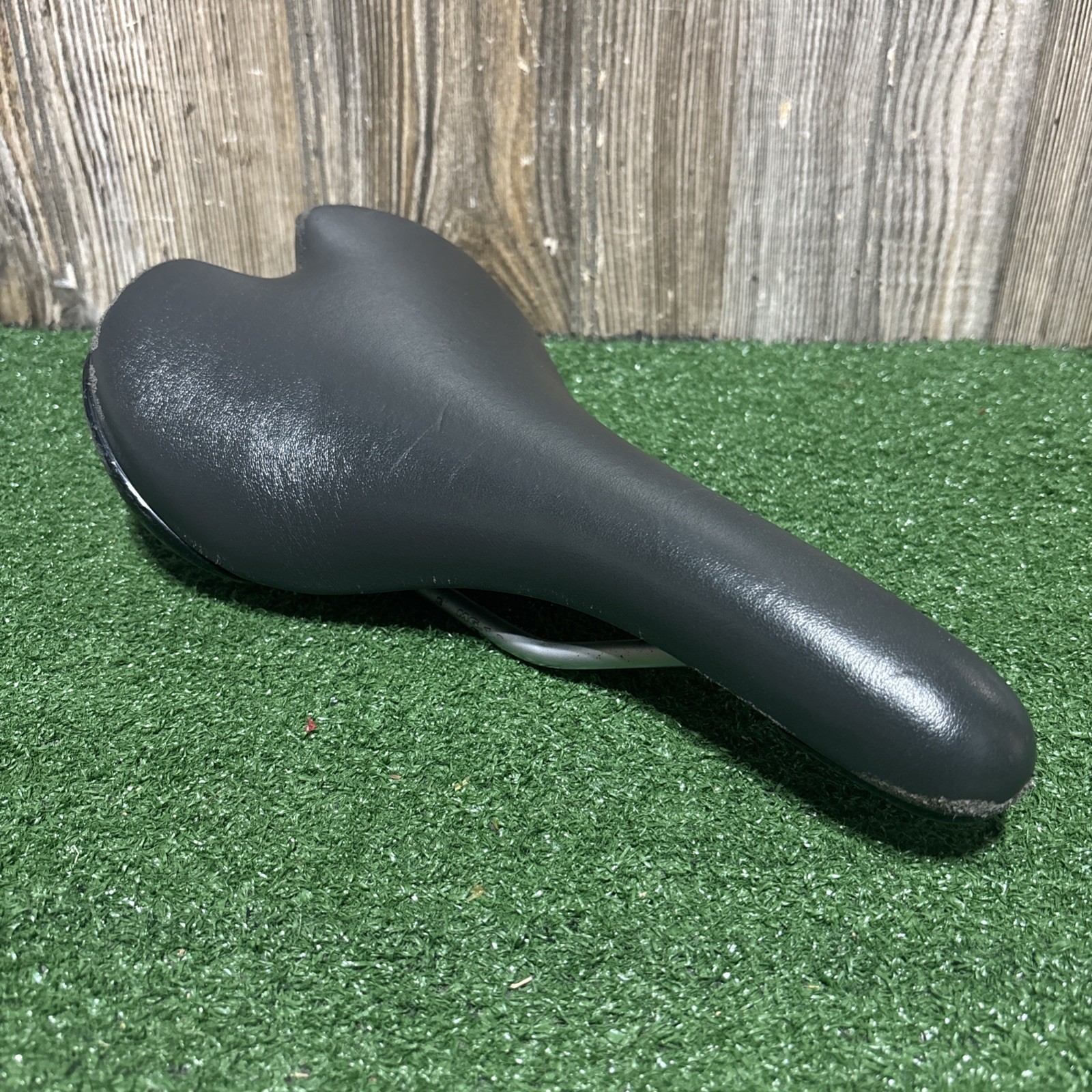 Fizik Aliante Bike Saddle Black Road Bicycle Seat Italy (Read)