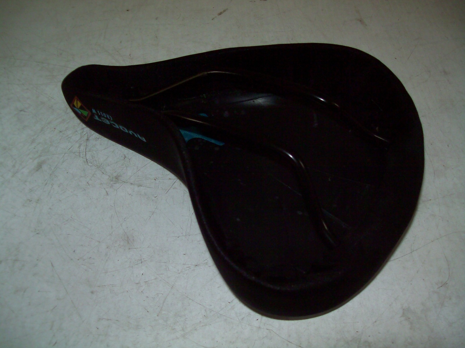 Avocet Cross W Anatomic Gel Cushioned Wide Bicycle Seat Saddle NEW UNUSED