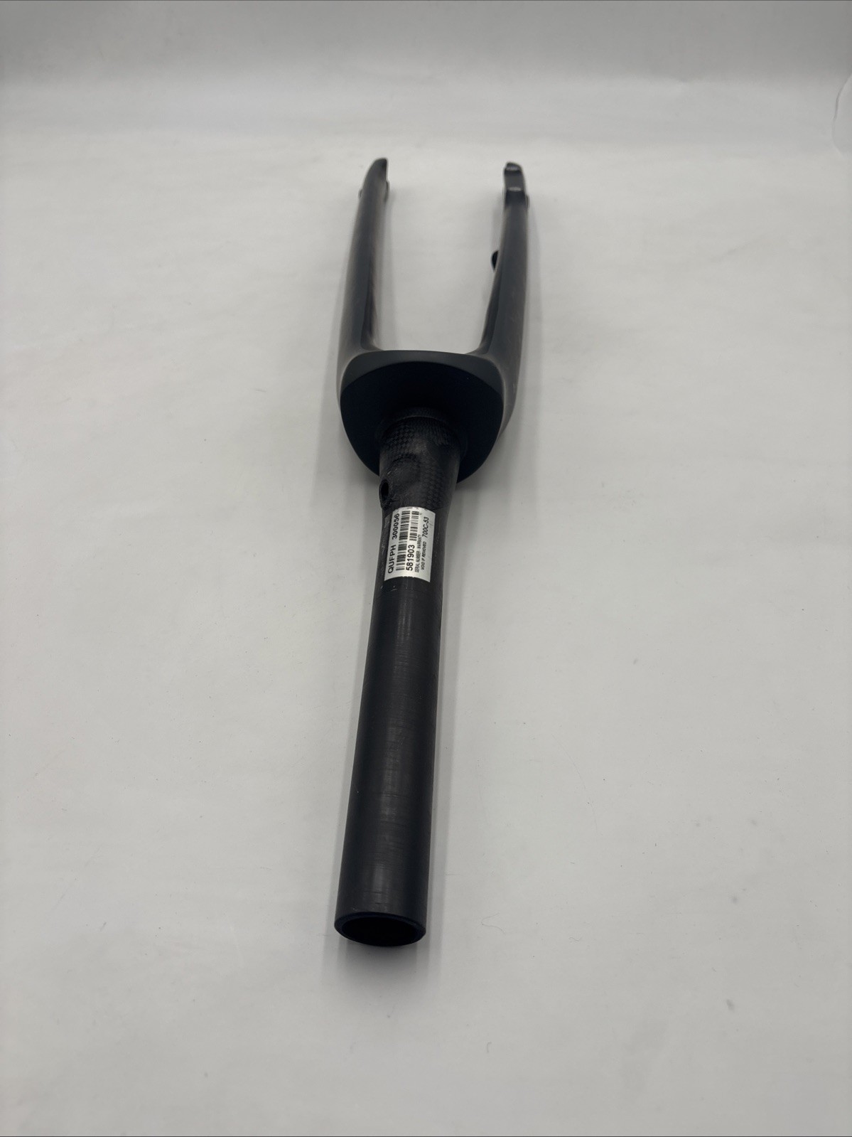 Carbon Gravel Road Fork integrated cable routing 12 x 100 mm spacing flat mount