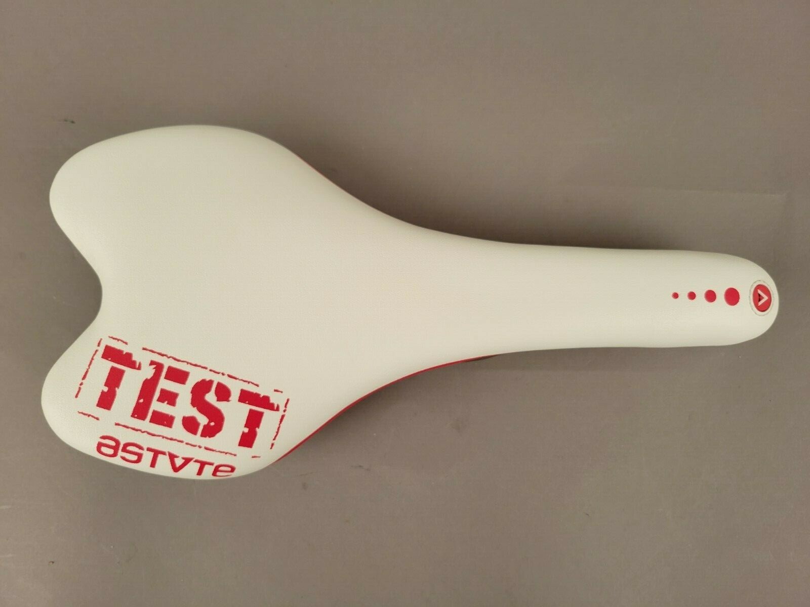Astute SKYLINE SR White/Red Road Bike Made In Italy Test Saddle