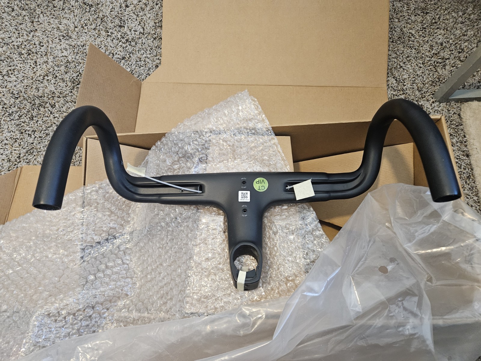 Canyon CP0030 AeroCockpit CF – 100mm Length 370mm Width 74mm Reach matte Black
