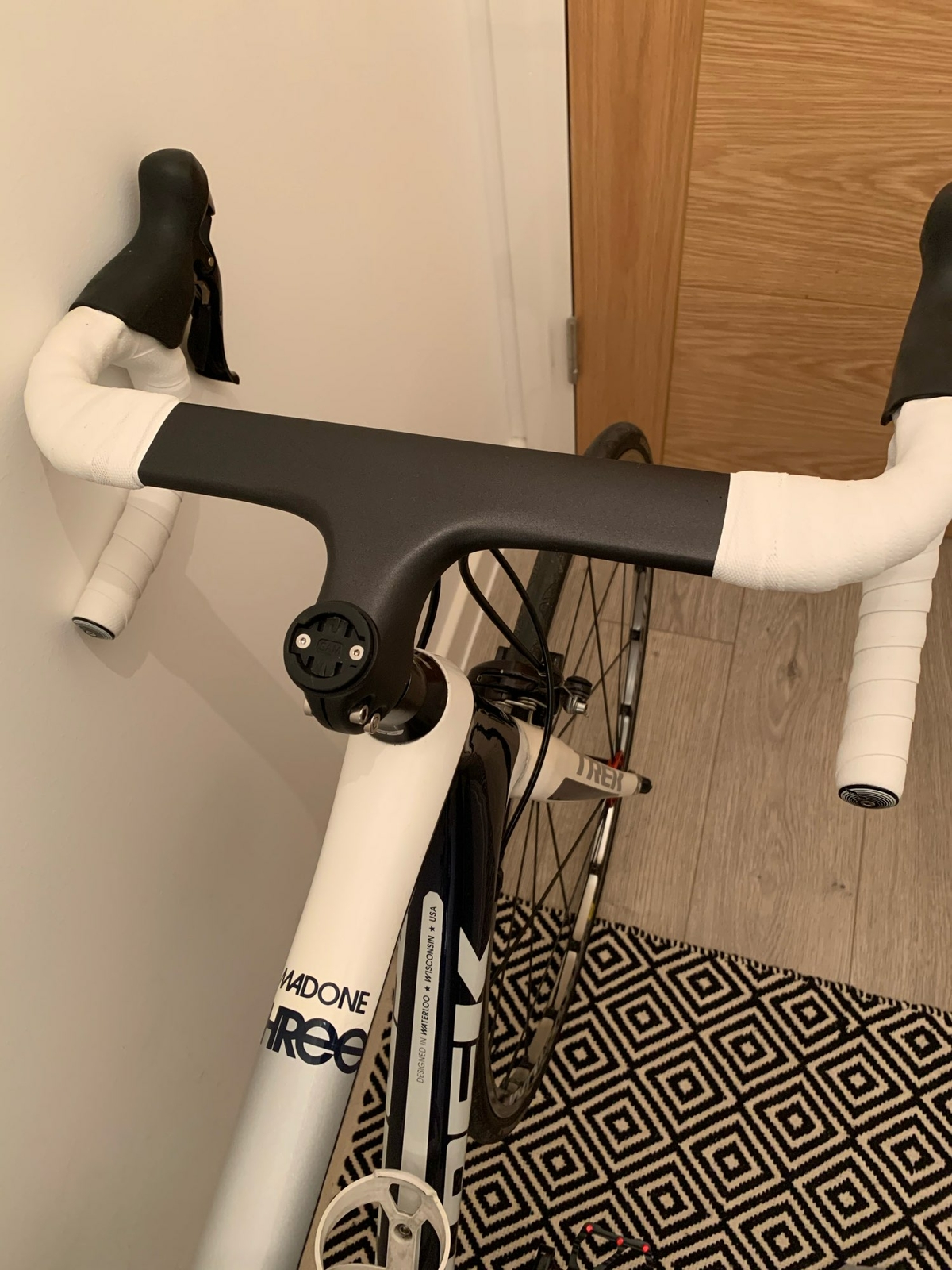 Integrated Handlebar Carbon Road Bike with Stem Internal Routing 400/420/440mm