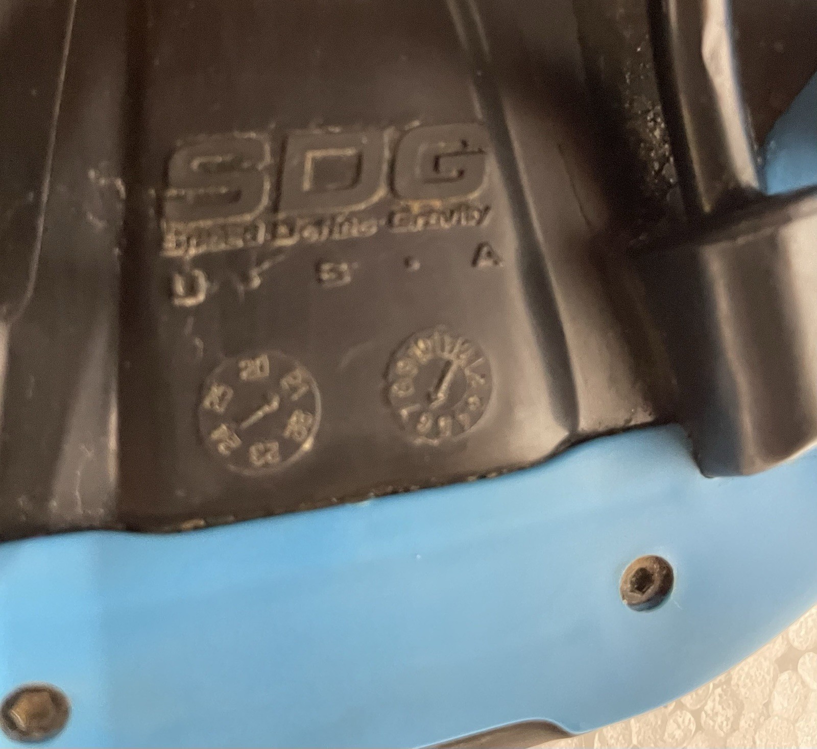 SDG Bell-Air Bicycle Saddle Black / Blue Leather