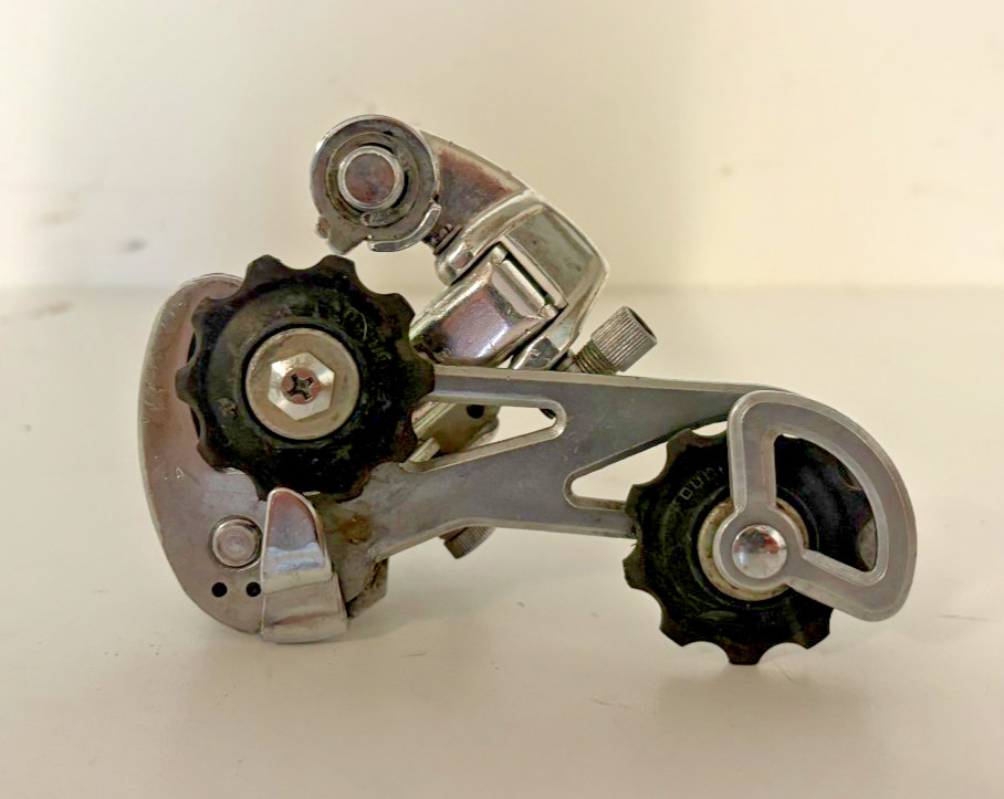 Vintage Shimano 600 Arabesque Medium Cage Road Bike Rear Derailleur EXCELLENT