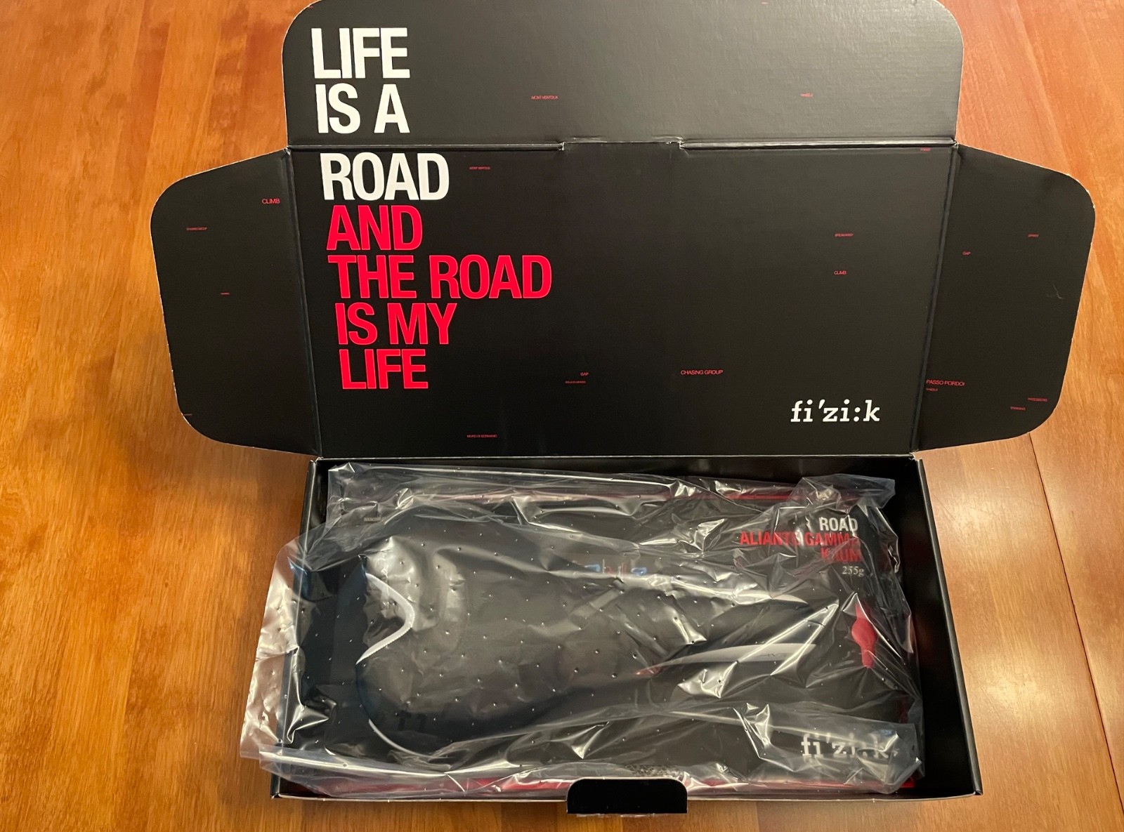 Fizik Aliante Gamma Saddle, Kium Rails, Black / White, Brand New In Original Box