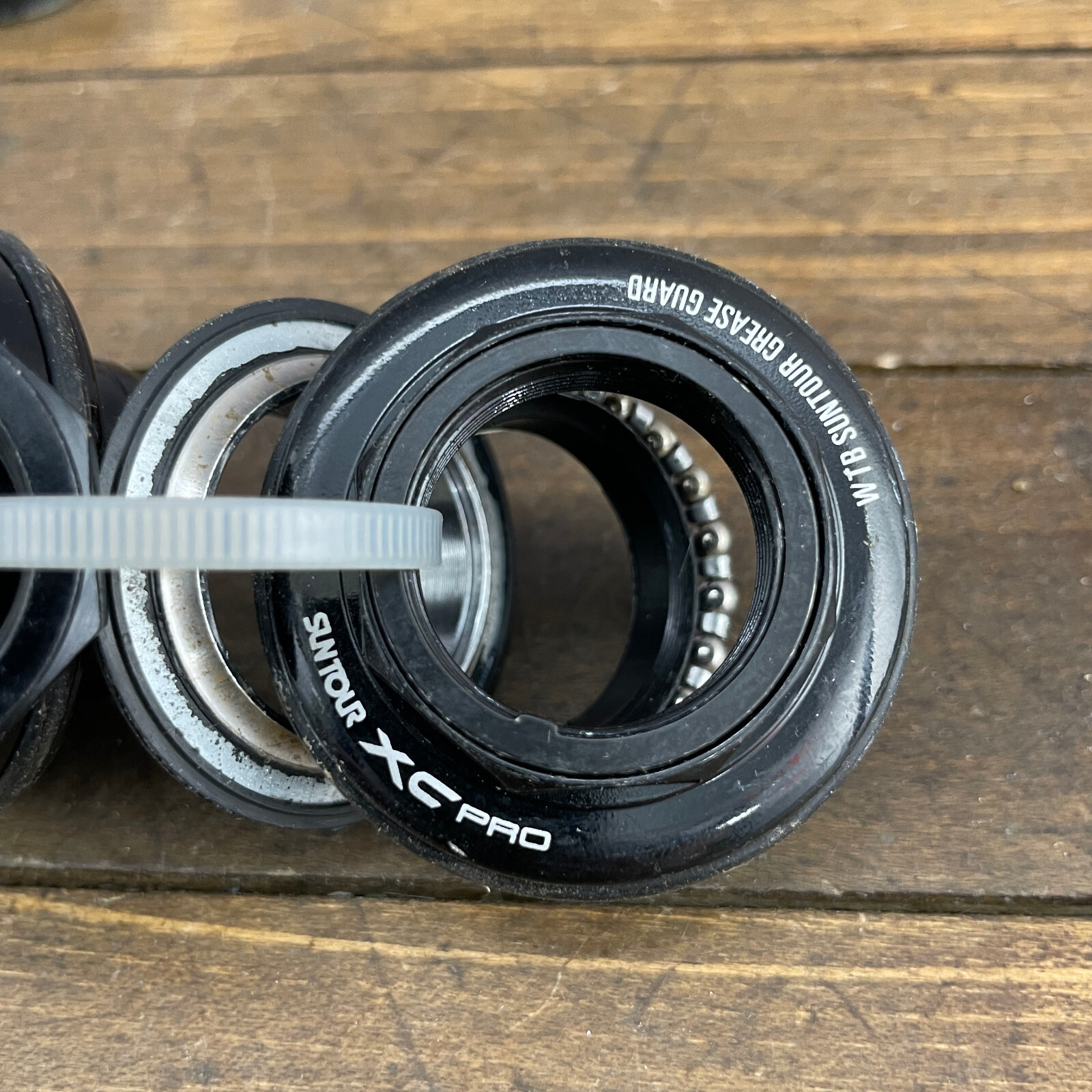 Vintage Suntour XC Grease Guard Headset 1 In Threaded 90s Race Bike 30.2 Black