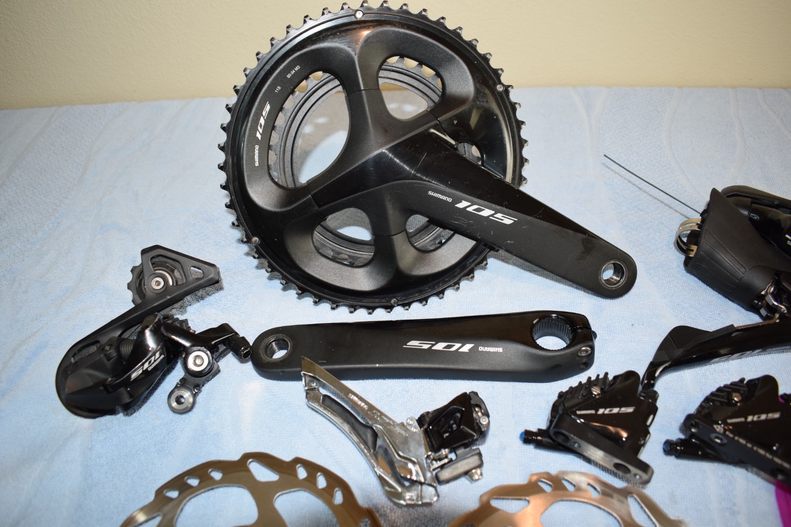 NICE! Shimano 105 R7100 11-Speed Mechanical Disc Brake Groupset (72.5 Cranks)
