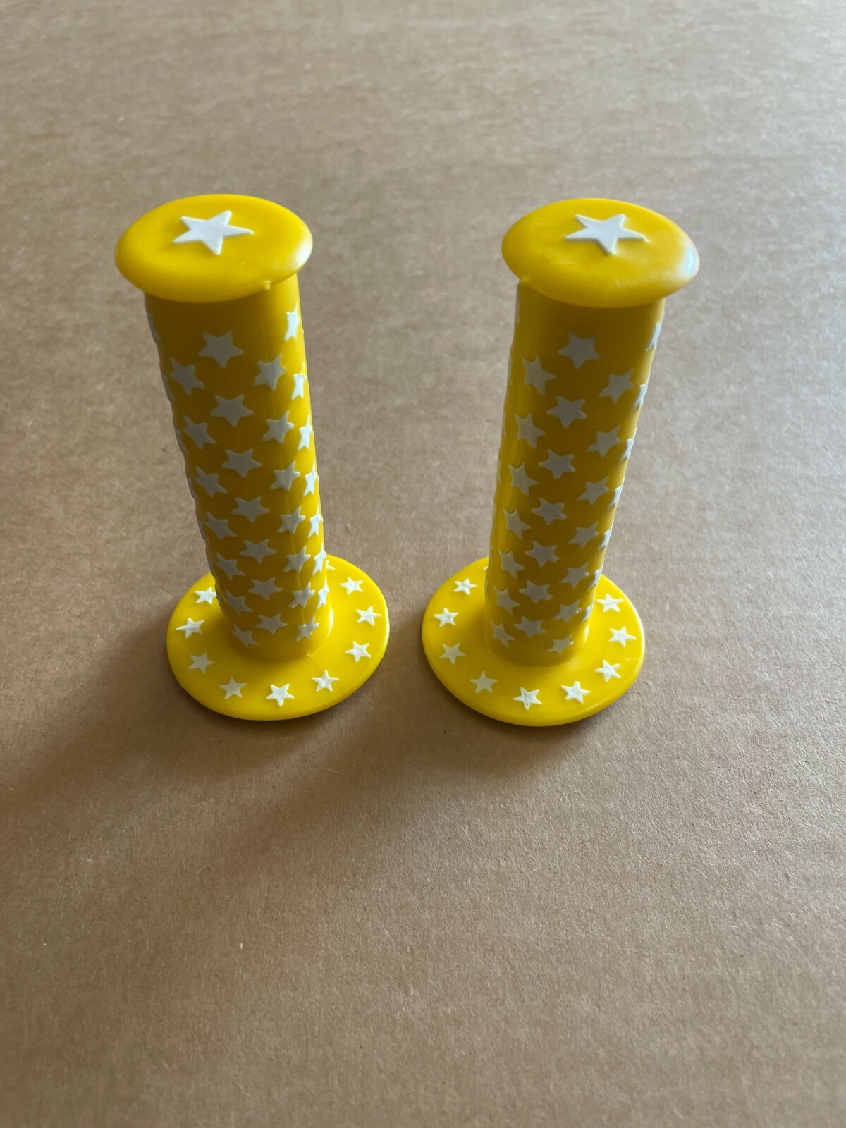 Yellow & White Star Rubber Handlebar Grips Mountain Fixie Track BMX Bike Bicycle