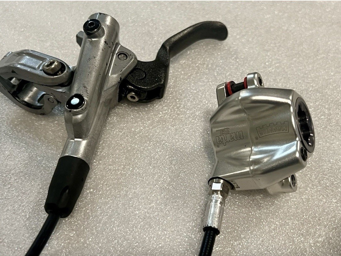 Custom SHIGURA Shimano Deore 6100 Levers Magura Marta SL Calipers Brakeset F & R