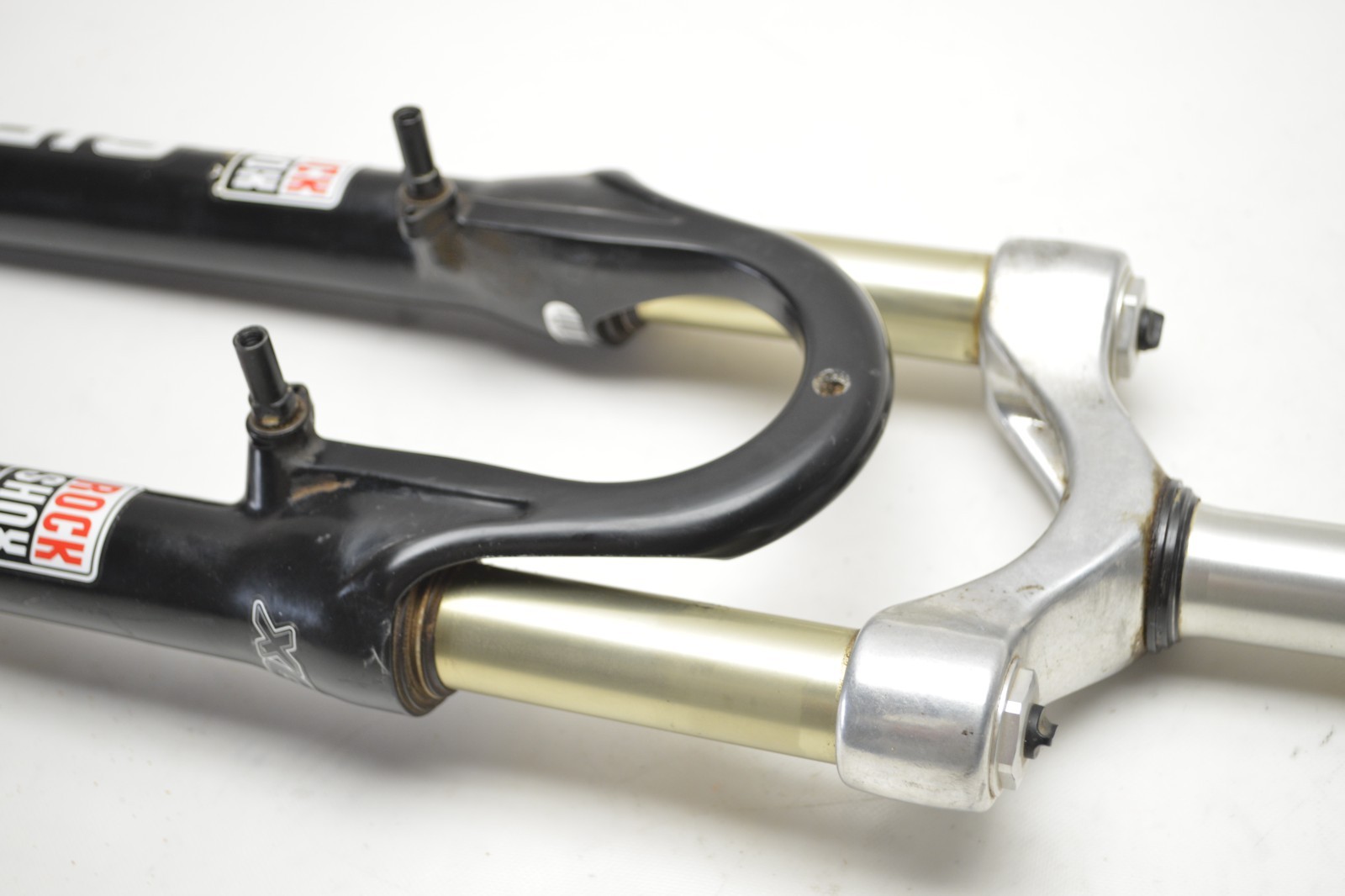 ROCK SHOX SID HYDRA AIR XC 1 1/8″ THREADLESS 26″ WHEEL BICYCLE FORK 180 MM STEER