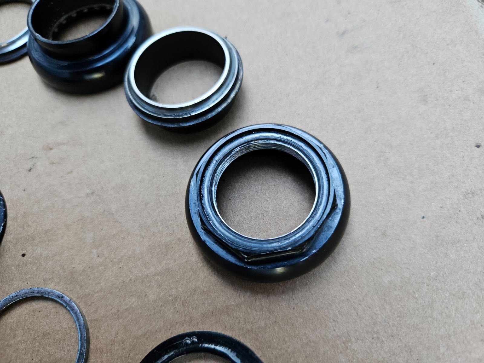 Vintage 90s Specialized 1-1/8″ Threaded Headset Black made in Japan