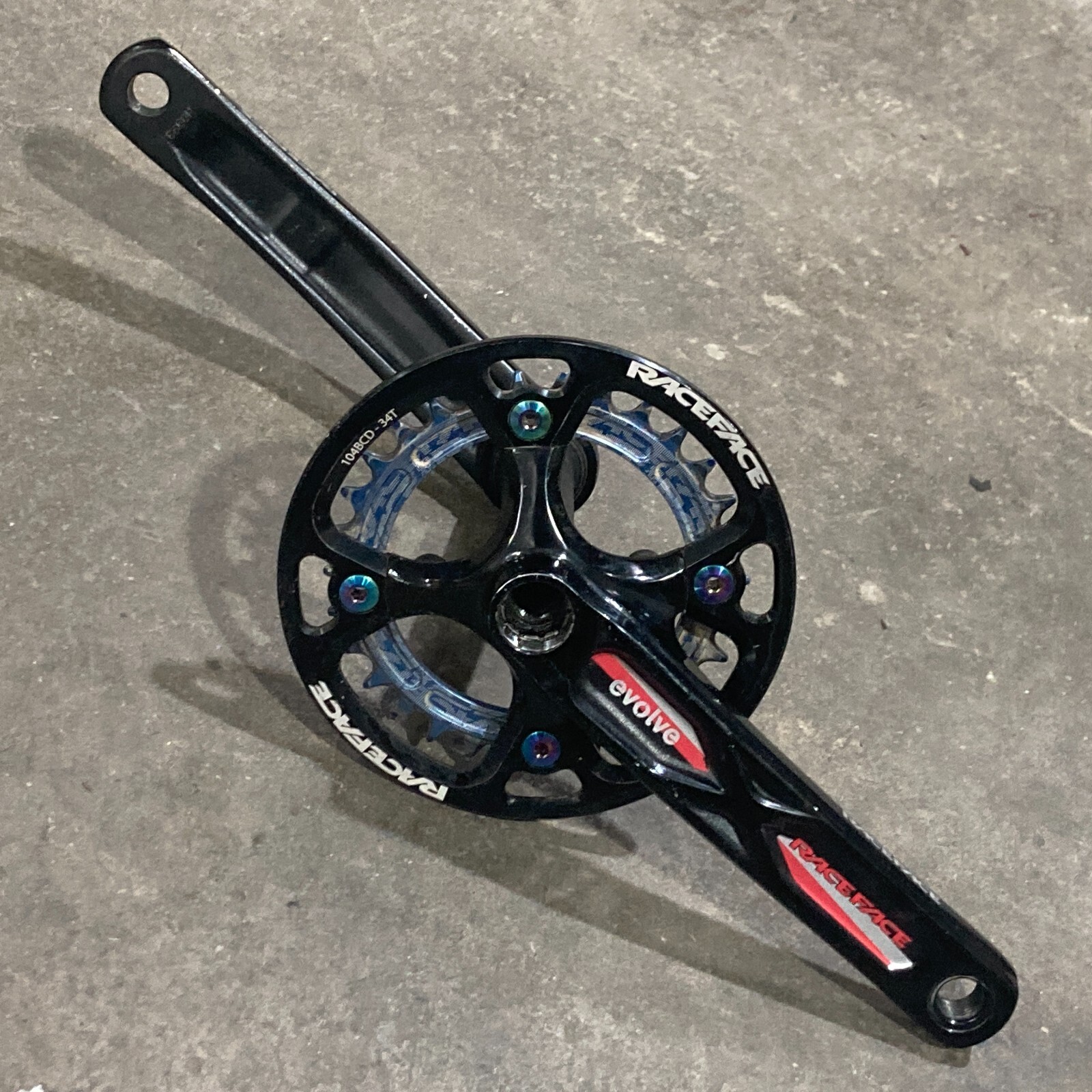 Race Face Evolve Cranks Single 30T Narrow-Wide Chainring 175mm Crankset MTB Red