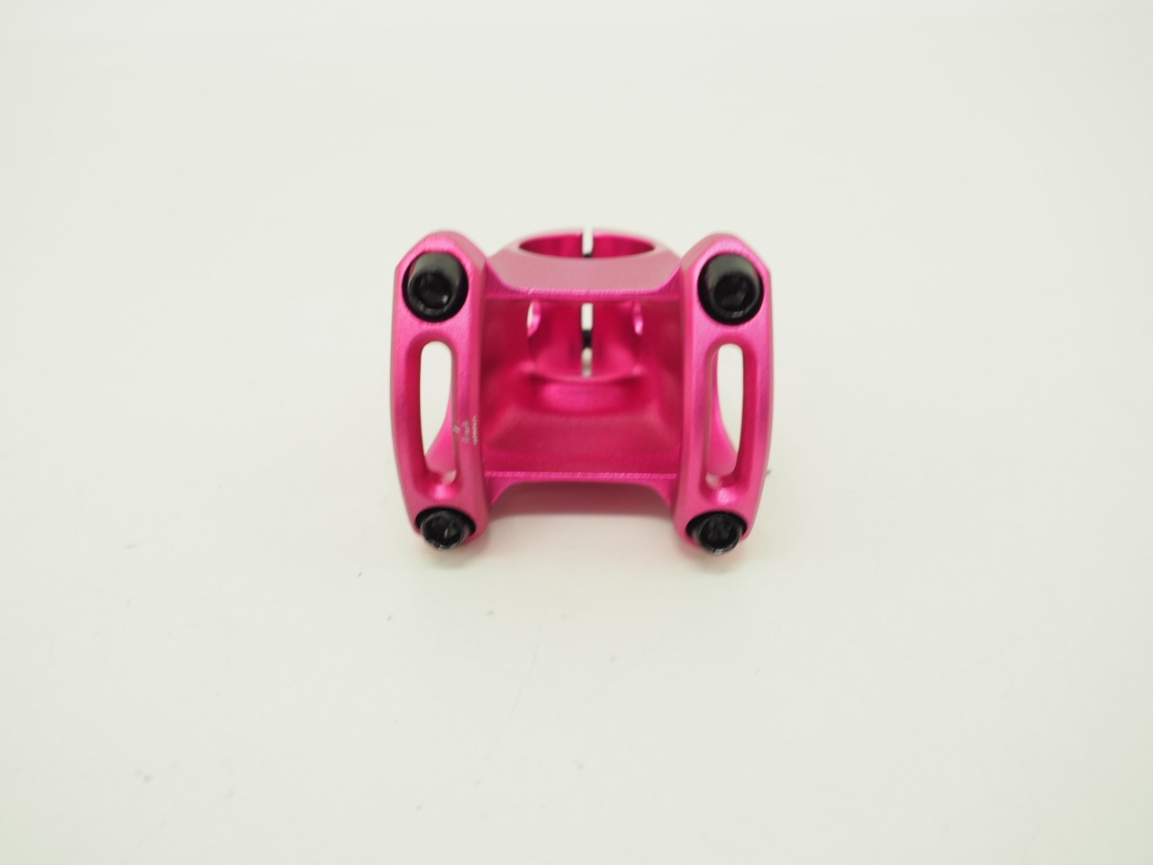 Spank Split 43 Mountain Bike Stem Pink 31.8mm x 43mm x 1-1/8″