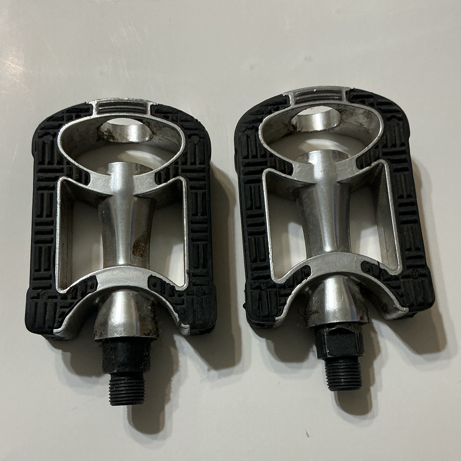 Black/Silver Flat Platform Bike Pedals w/ Orange Reflectors, Aluminum/metal