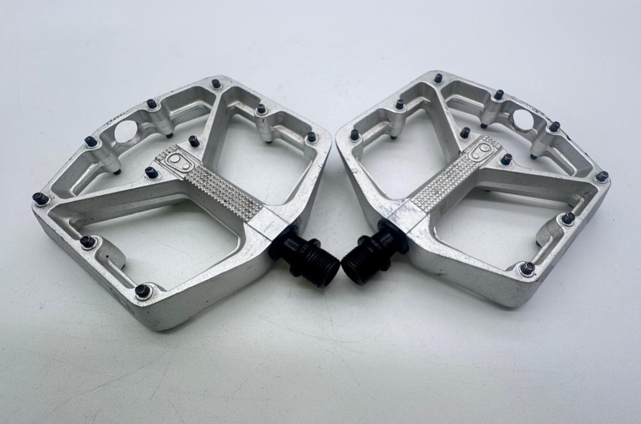 Crank Brothers Stamp Platform Pedals 9/16″ Aluminum Raw Silver LG