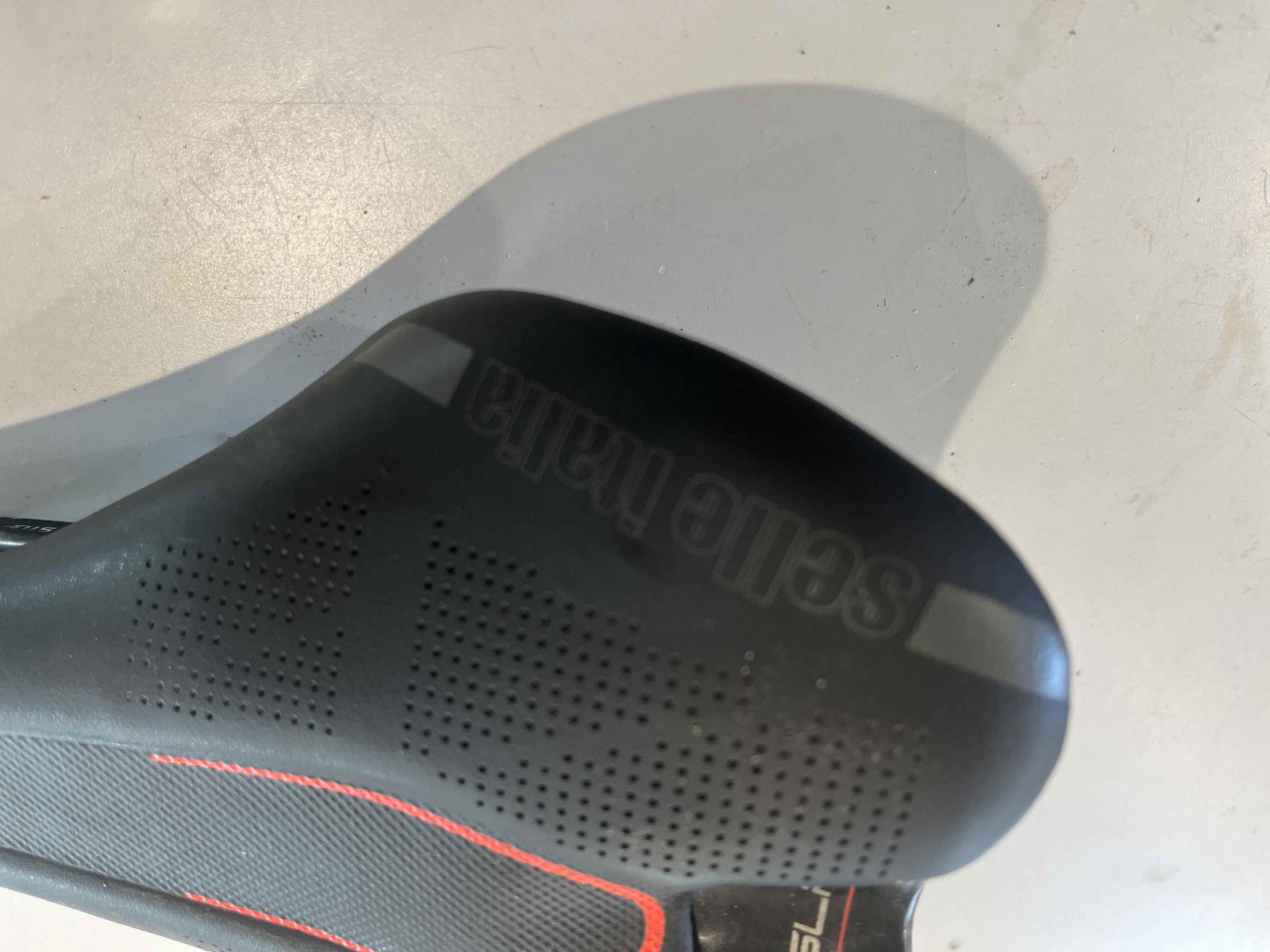 Selle Italia SLR Boost Kit Carbonio SuperFlow Saddle (145x248mm) – L3 – 130g