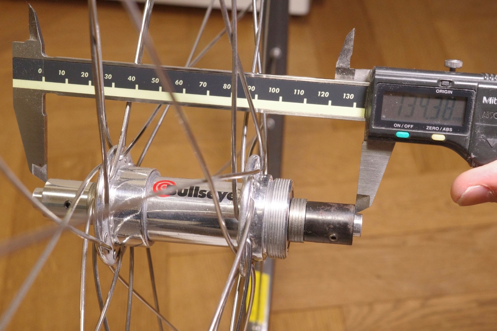 Bullseye rear axle set 135mm MTB. Accurate reproduction conversion