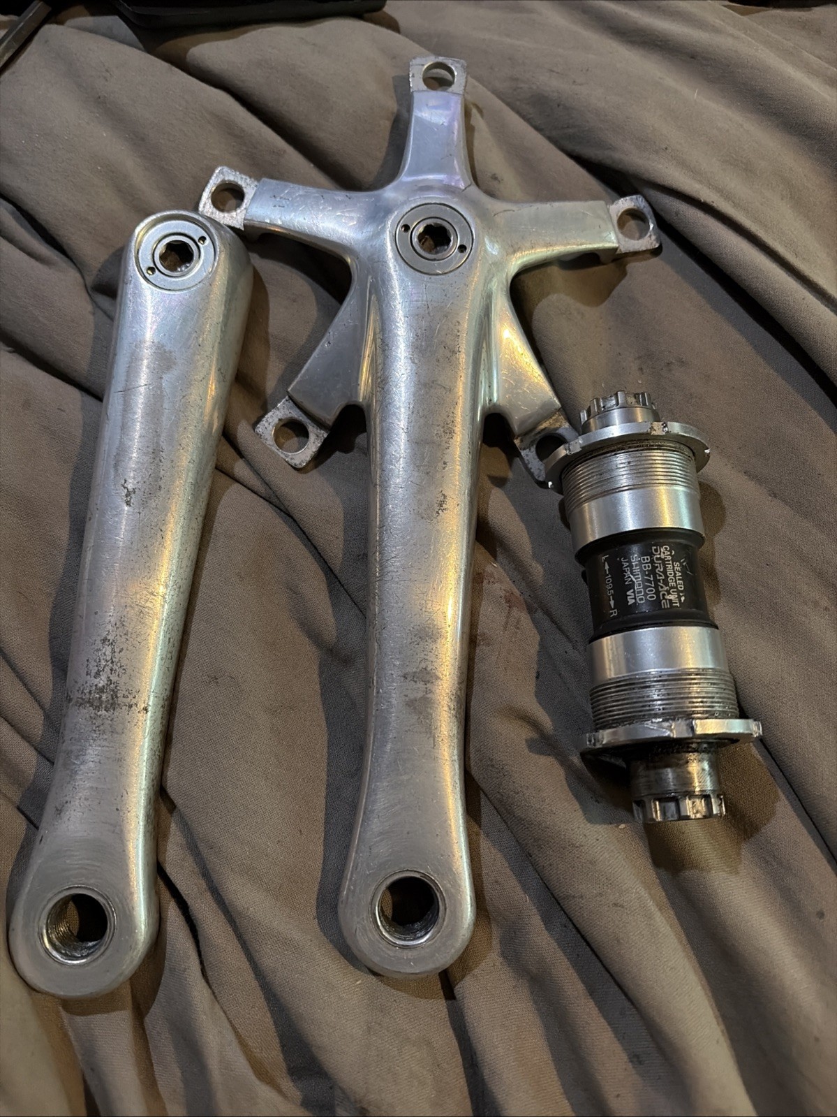 Shimano Dura Ace 7700 Crankset And Bottom Bracket 175mm
