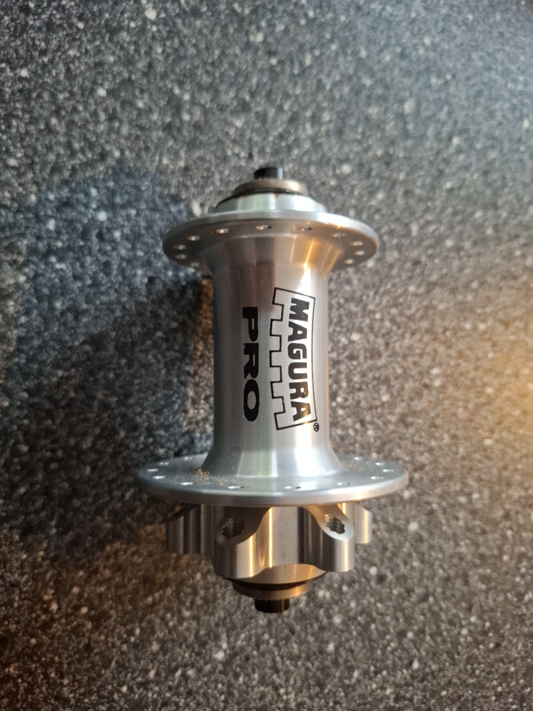 Dt Swiss Hugi 240 Front Mtb Hub. Branded Magura Pro. 6 Bolt QR. 32 Hole NOS