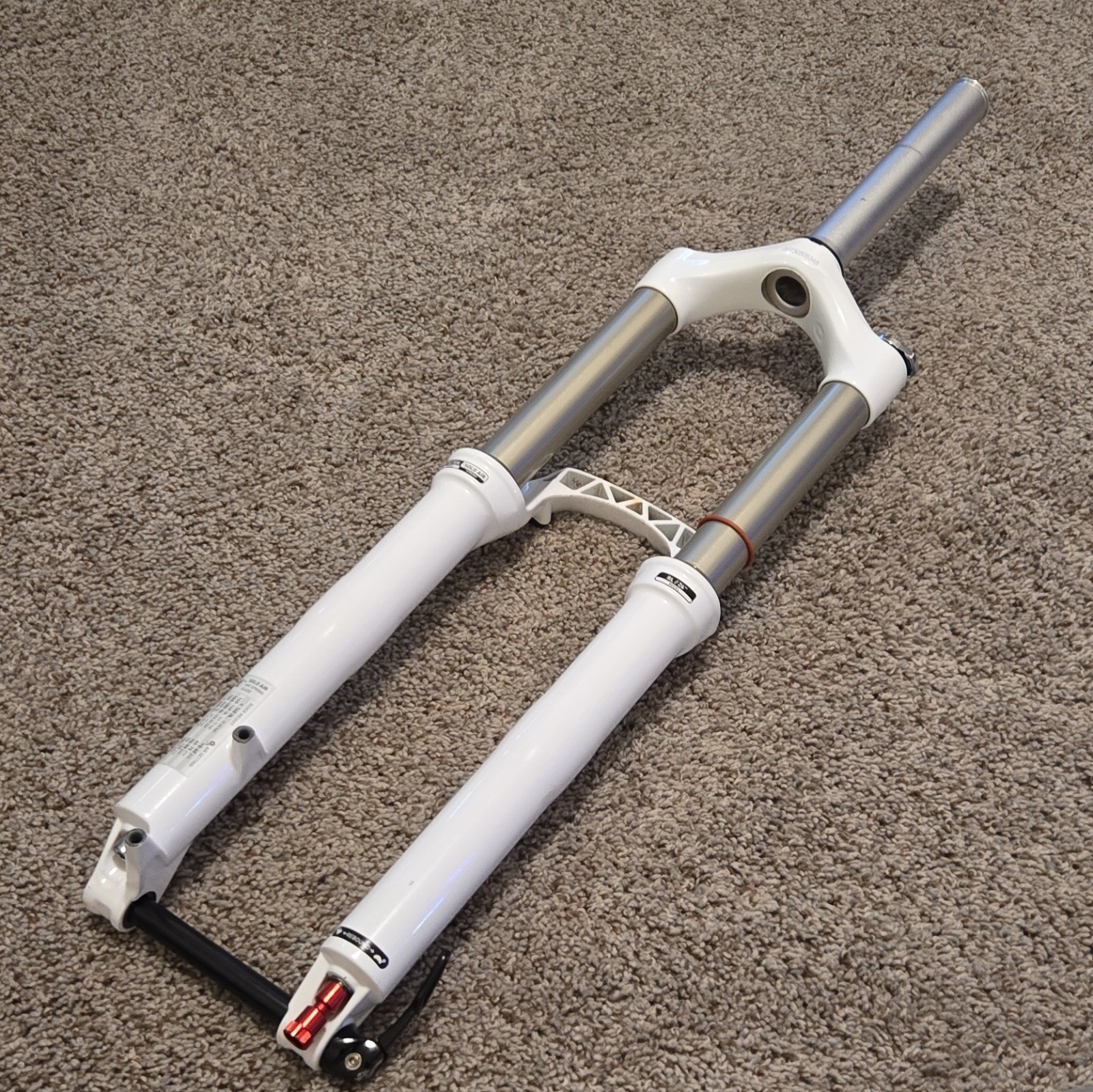 RockShox Sektor RL 26in 150mm Solo Air Lockout Rebound 1 1/8 White
