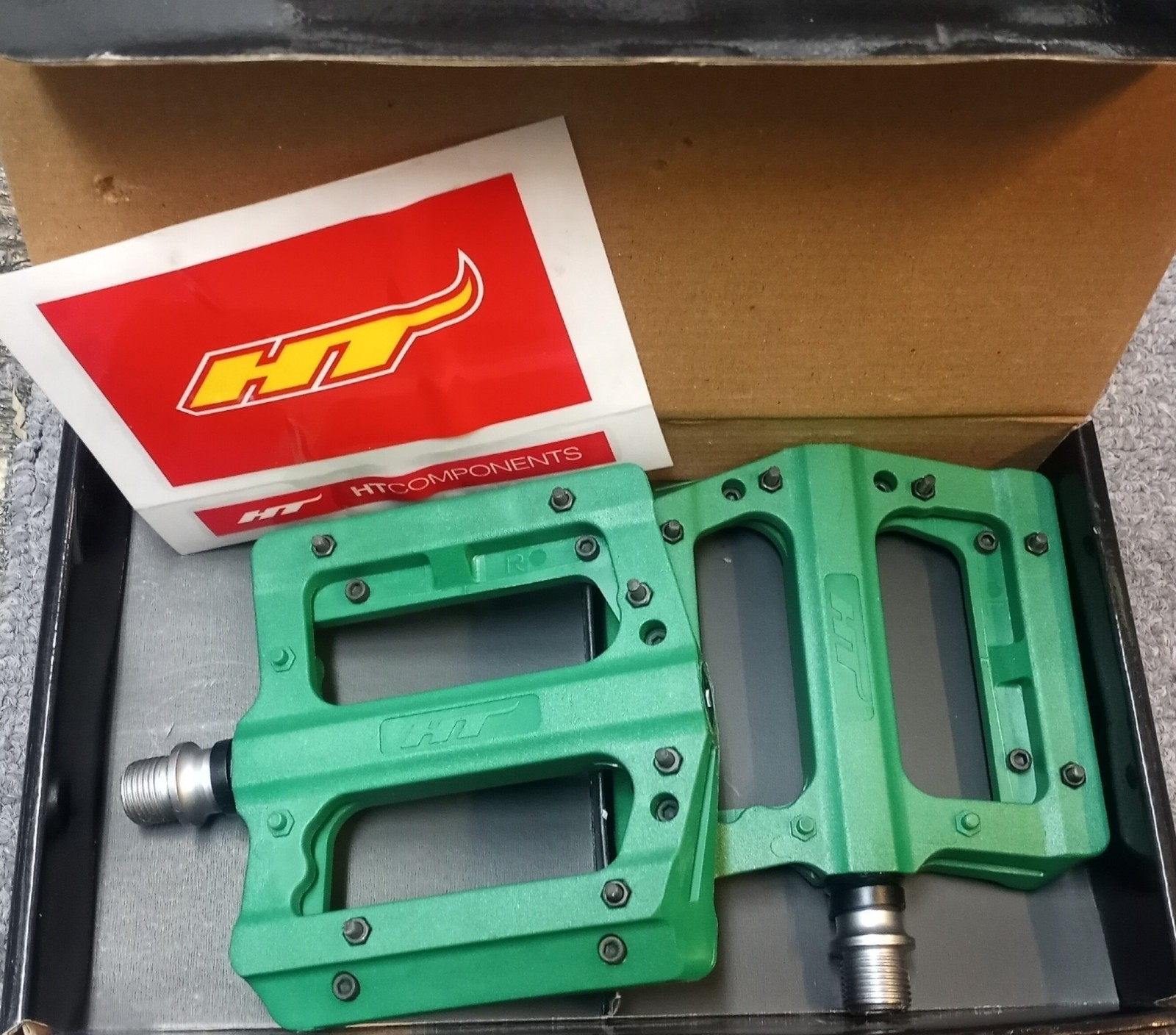 HT Components PA12A Platform Pedals 9/16″ Composite Green NEW
