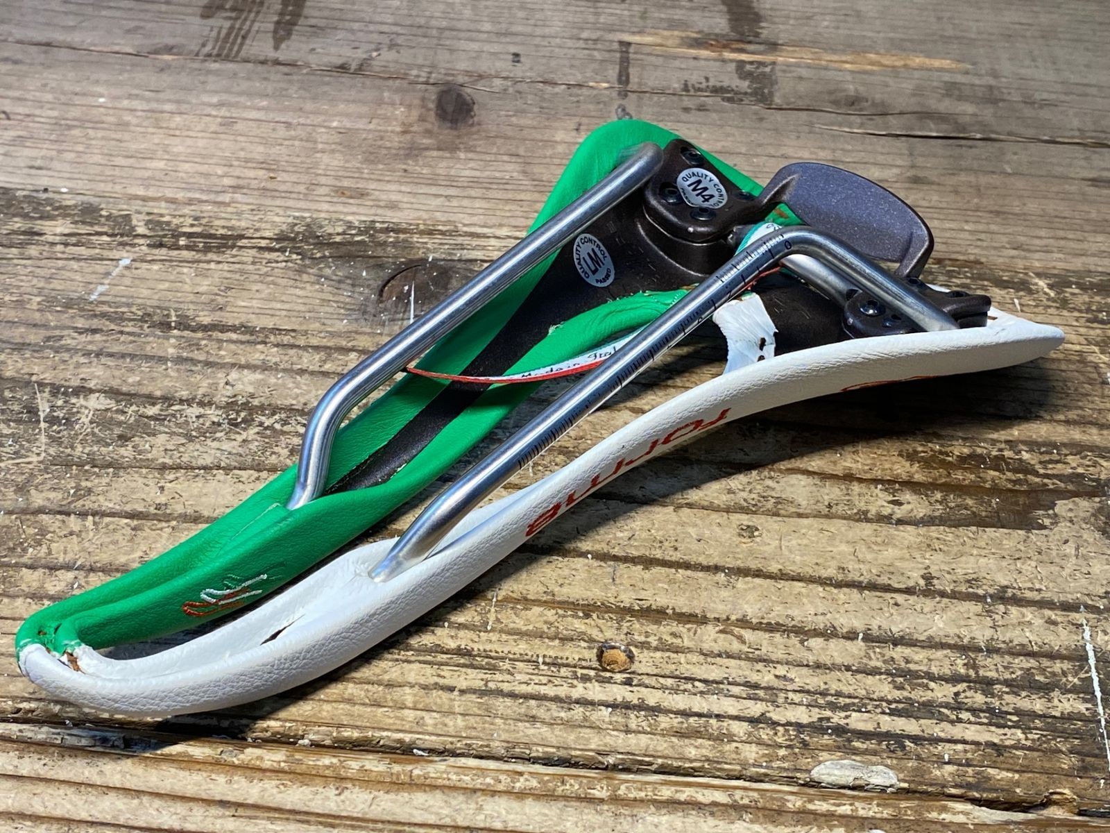 JA508 SELLE SMP forma Limited Edition Saddle White Green inox tube rail