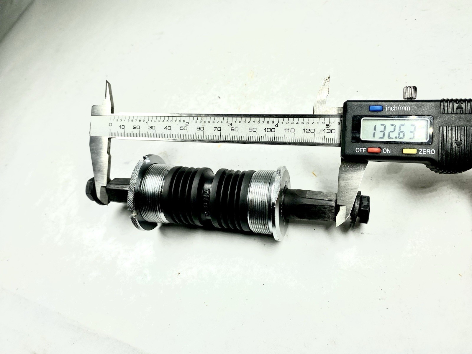 Vintage Tange Tioga Bottom Bracket 1.37×24 CrMo 3RT Square Taper MTB BSA 132mm