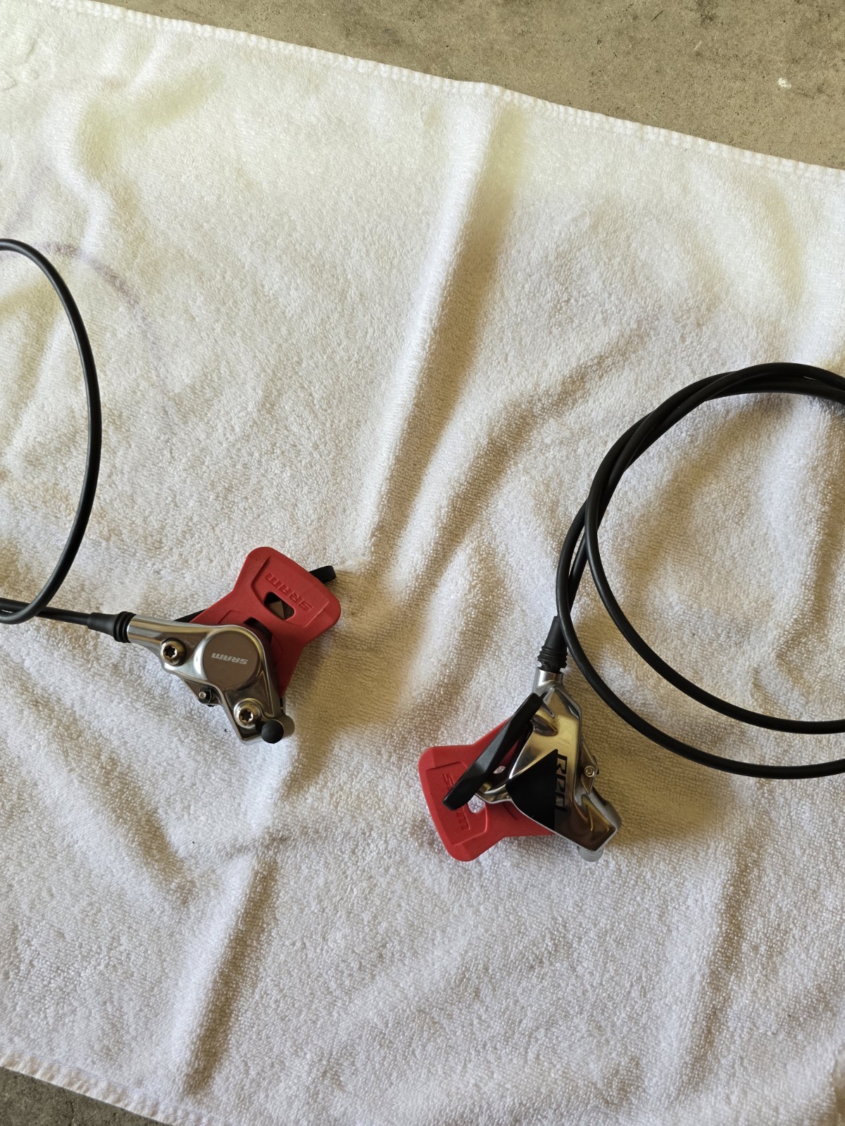 SRAM RED eTap AXS Hydraulic Disc Brake Caliper (D1 Version) with SRAM RED Rotors