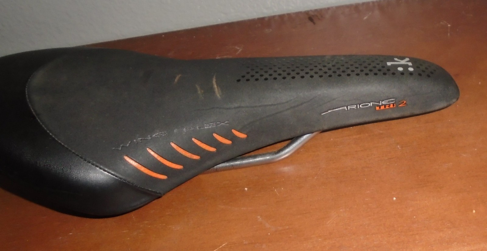 USED Fizik Arione Tri 2 Braided Carbon Rail Saddle Black