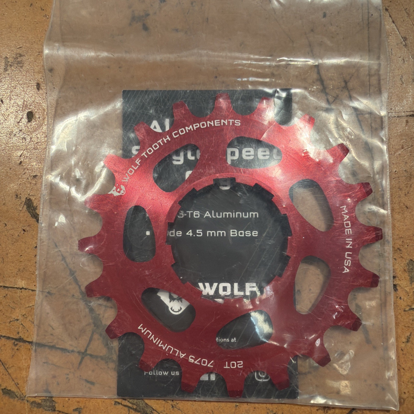 Wolf Tooth Single Speed Aluminum Cog: 20T, Compatible with 3/32″ Chains Rare Red