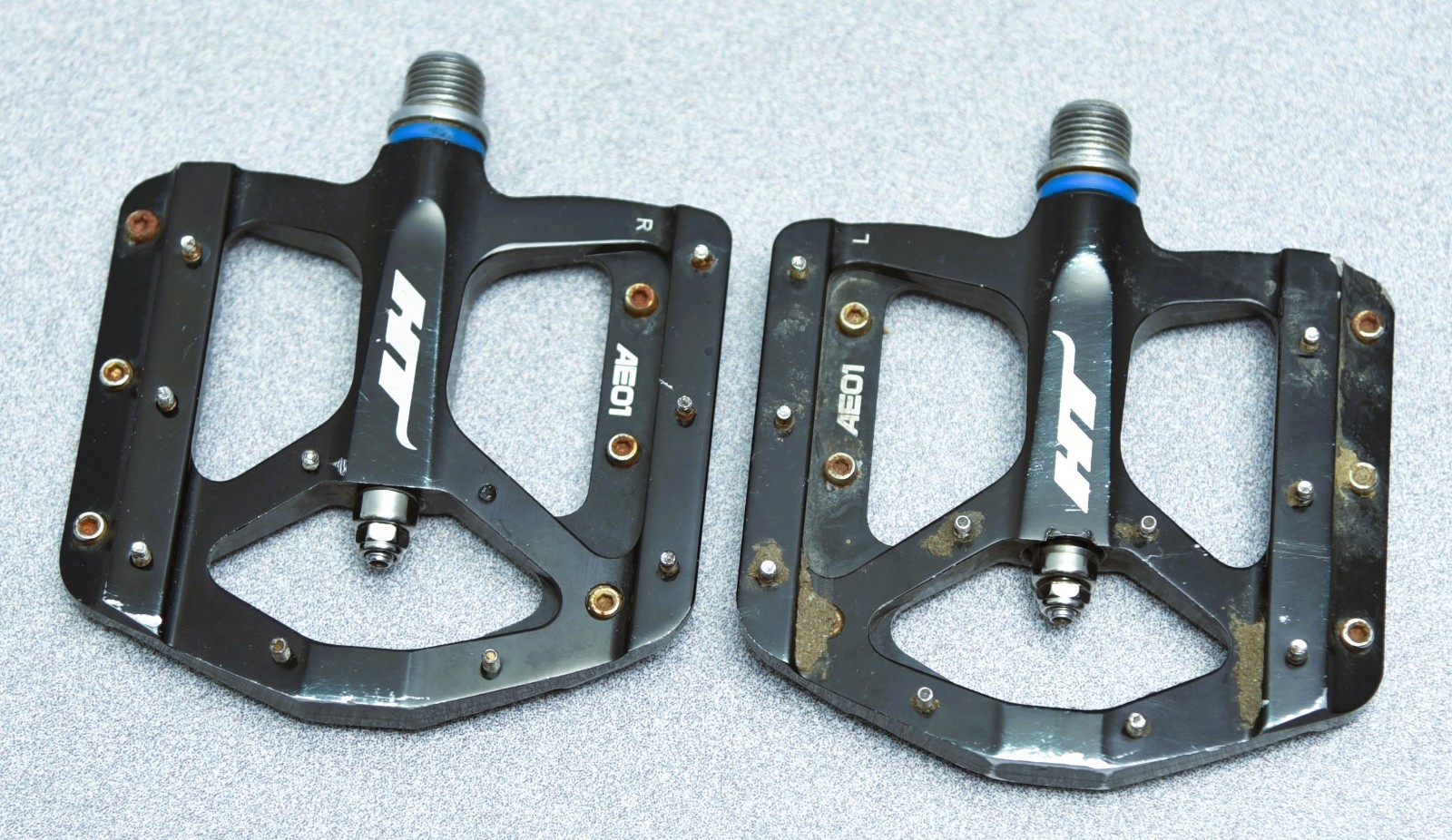 HT Components AE01 Flat Pedals -LEFT PEDAL DAMAGED, RIGHT PEDAL IS GOOD-