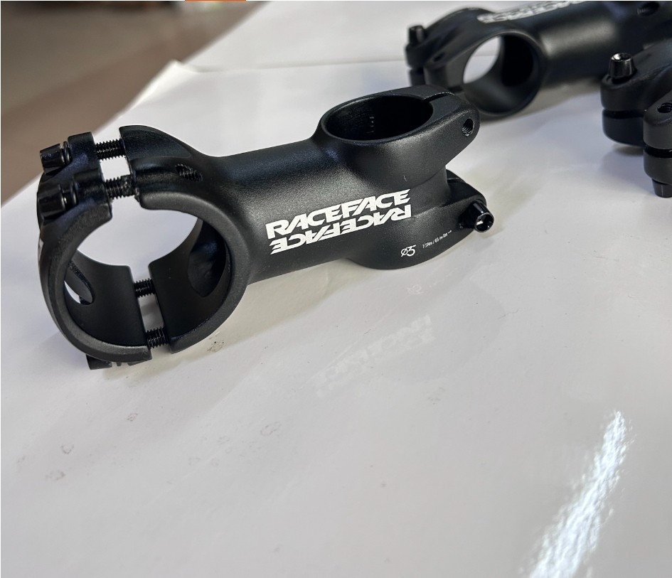 Race Face Stem 70mm 35mm Clamp 1 1/8″ +/- 6° Rise Trail Enduro MTB Stem 1pcs