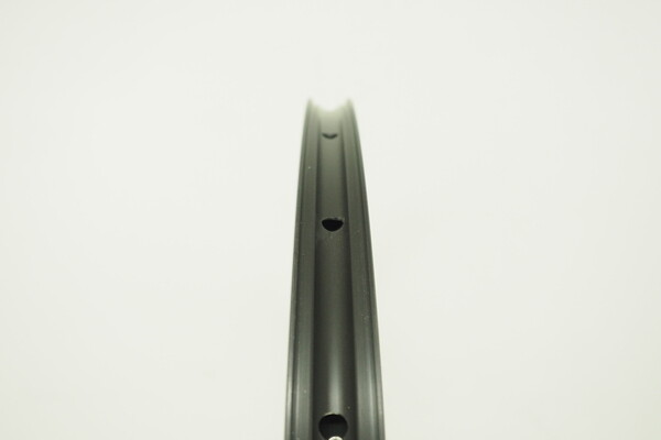 New! Stan’s No Tubes Grail 700c Aluminum Gravel Bike Rim Black 28H RTGS90002